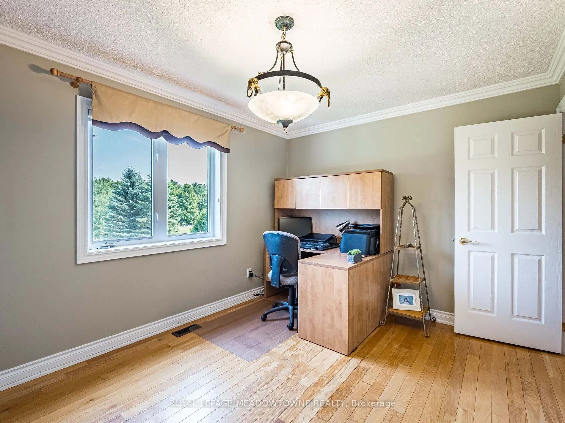 8 Deer Run Crescent