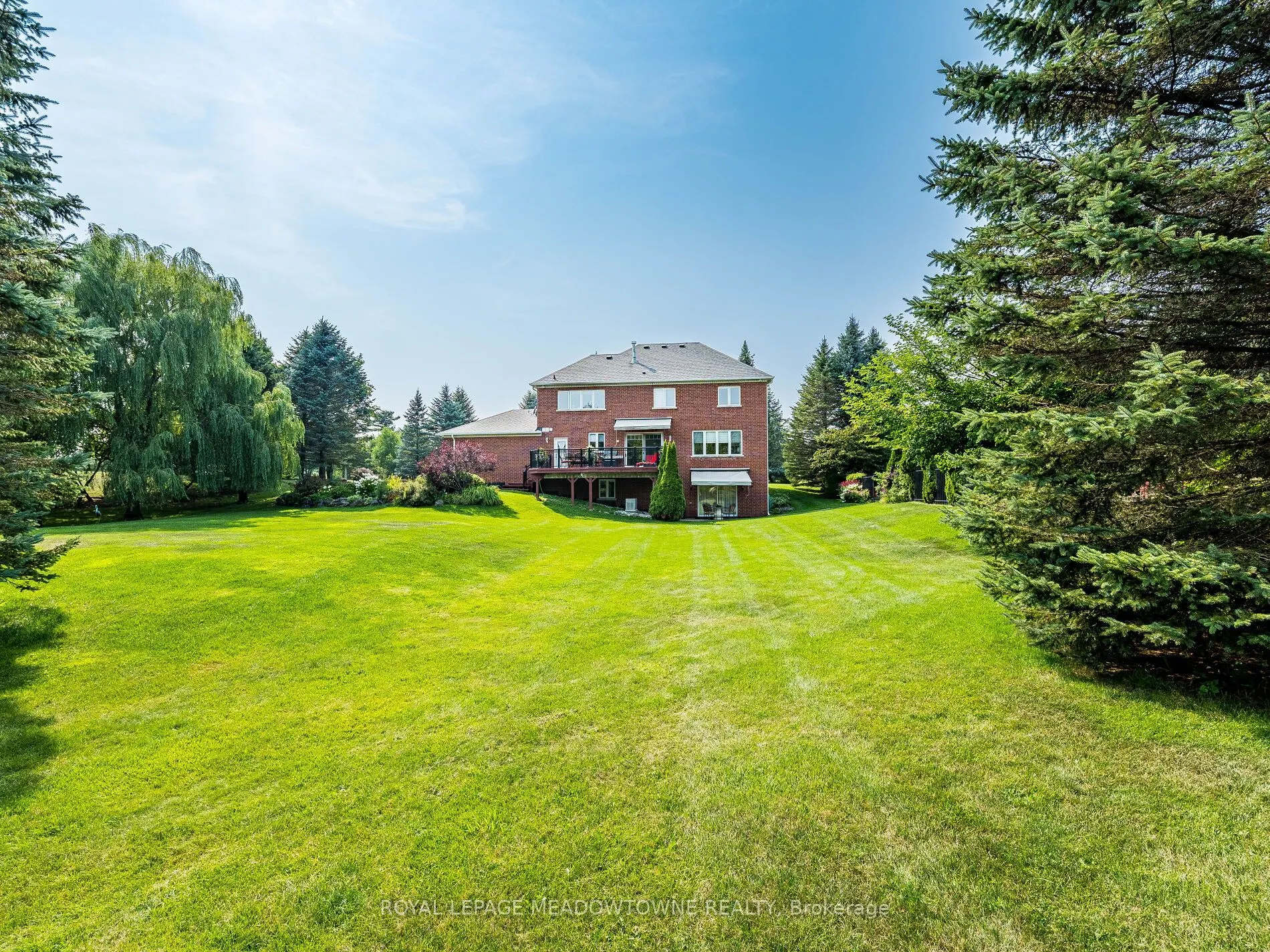 8 Deer Run Crescent