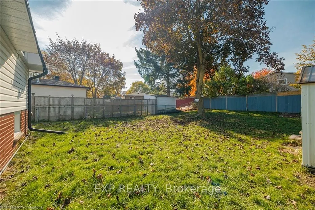 95 Avonmore Crescent