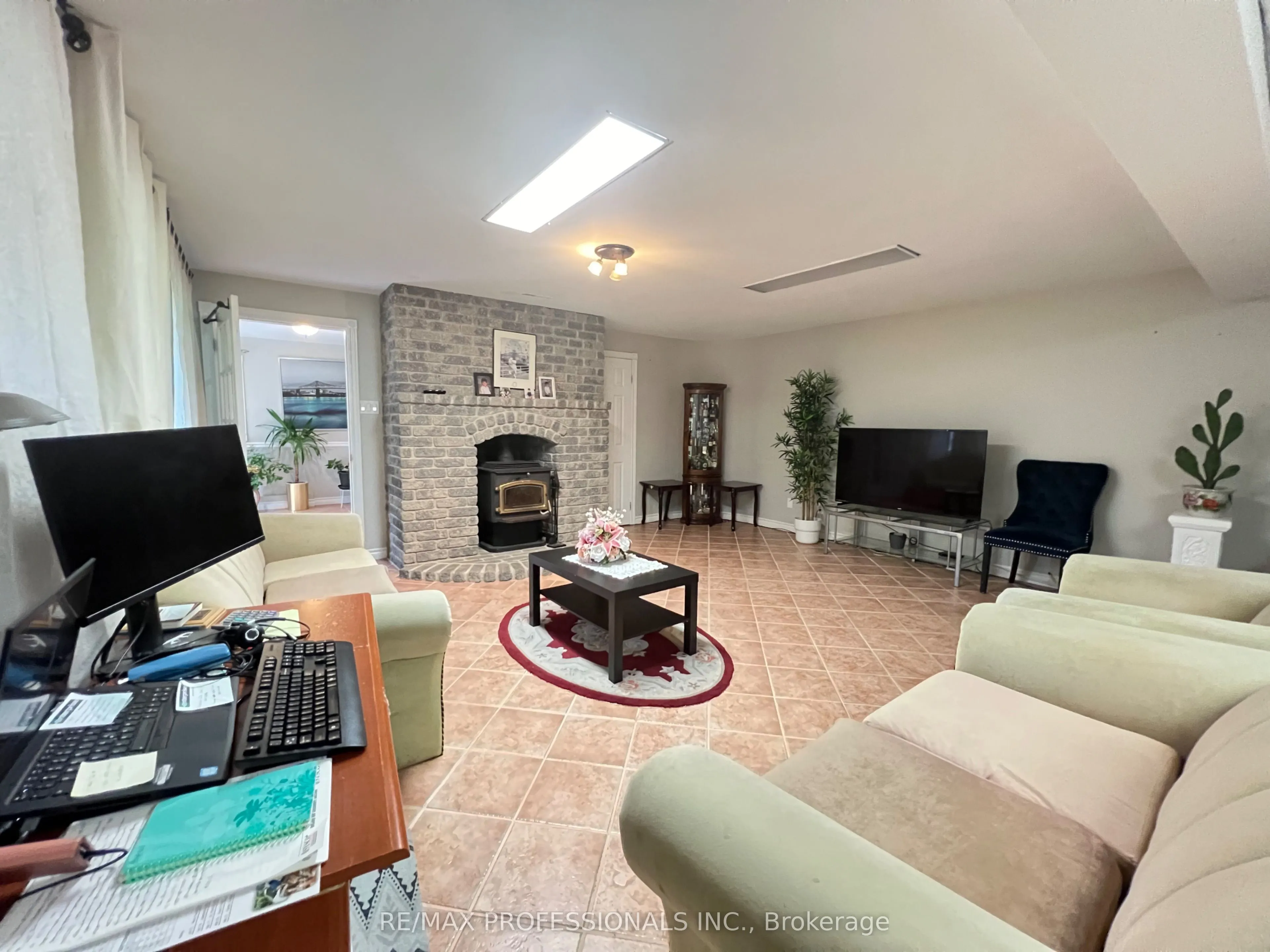 12 Deer Run Crescent