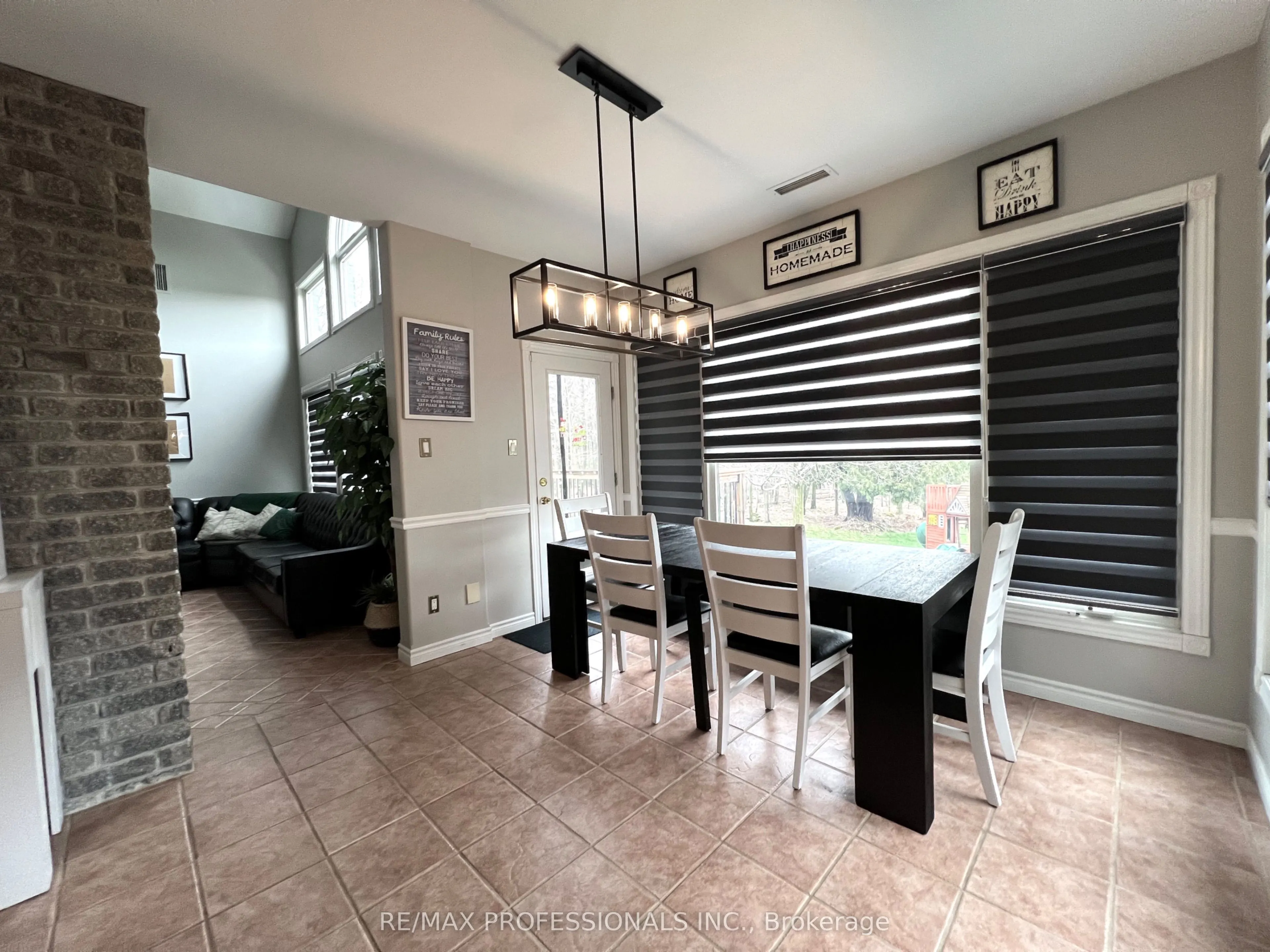 12 Deer Run Crescent