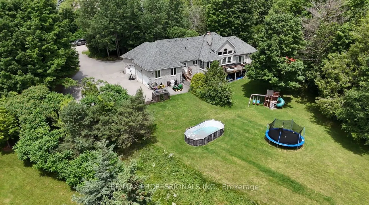 12 Deer Run Crescent