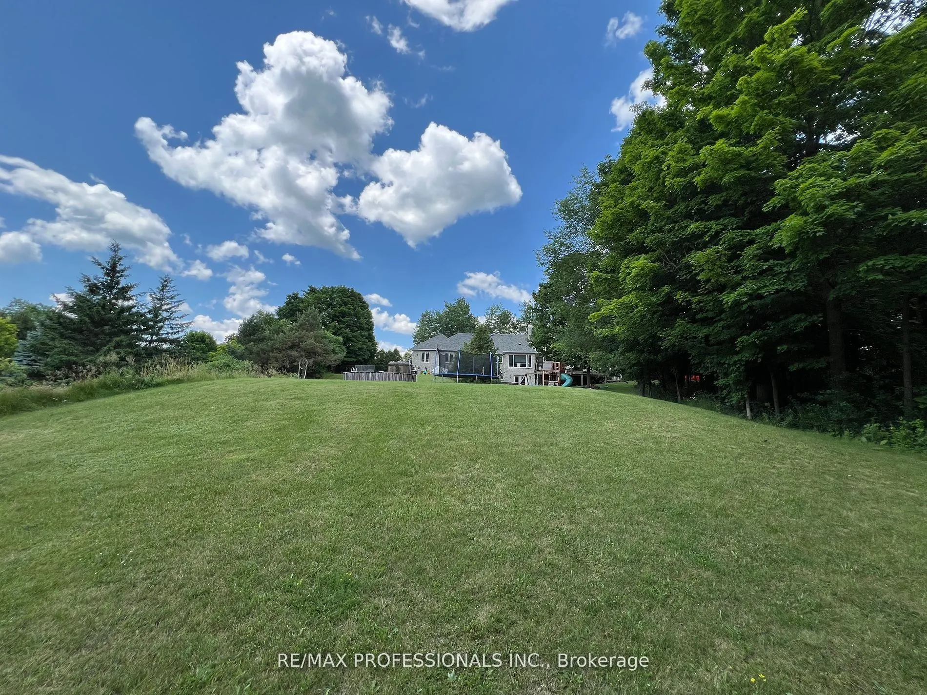 12 Deer Run Crescent