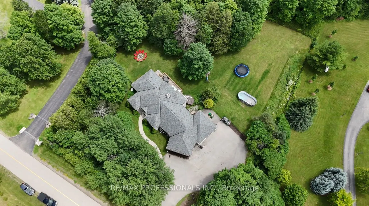 12 Deer Run Crescent