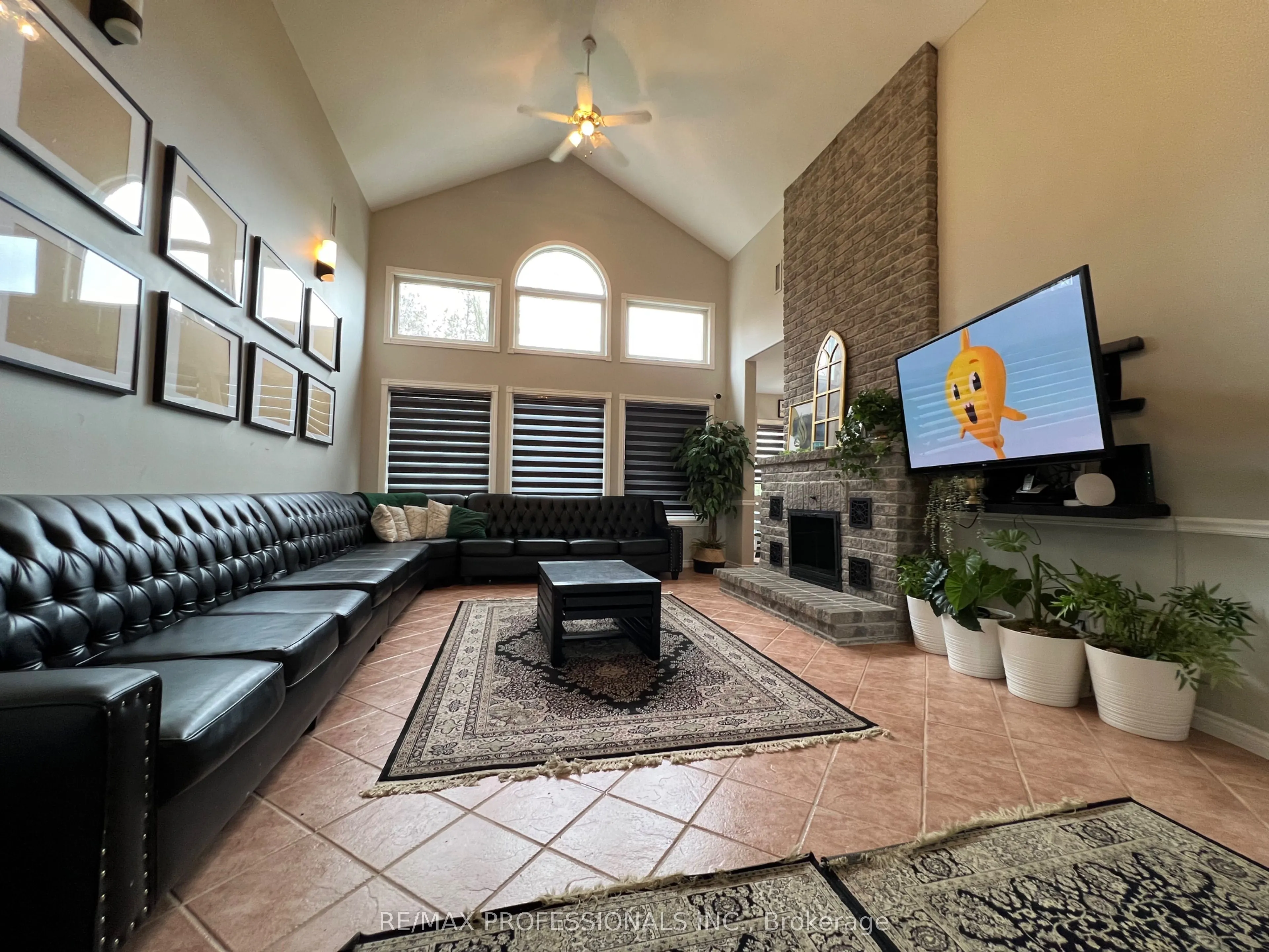 12 Deer Run Crescent