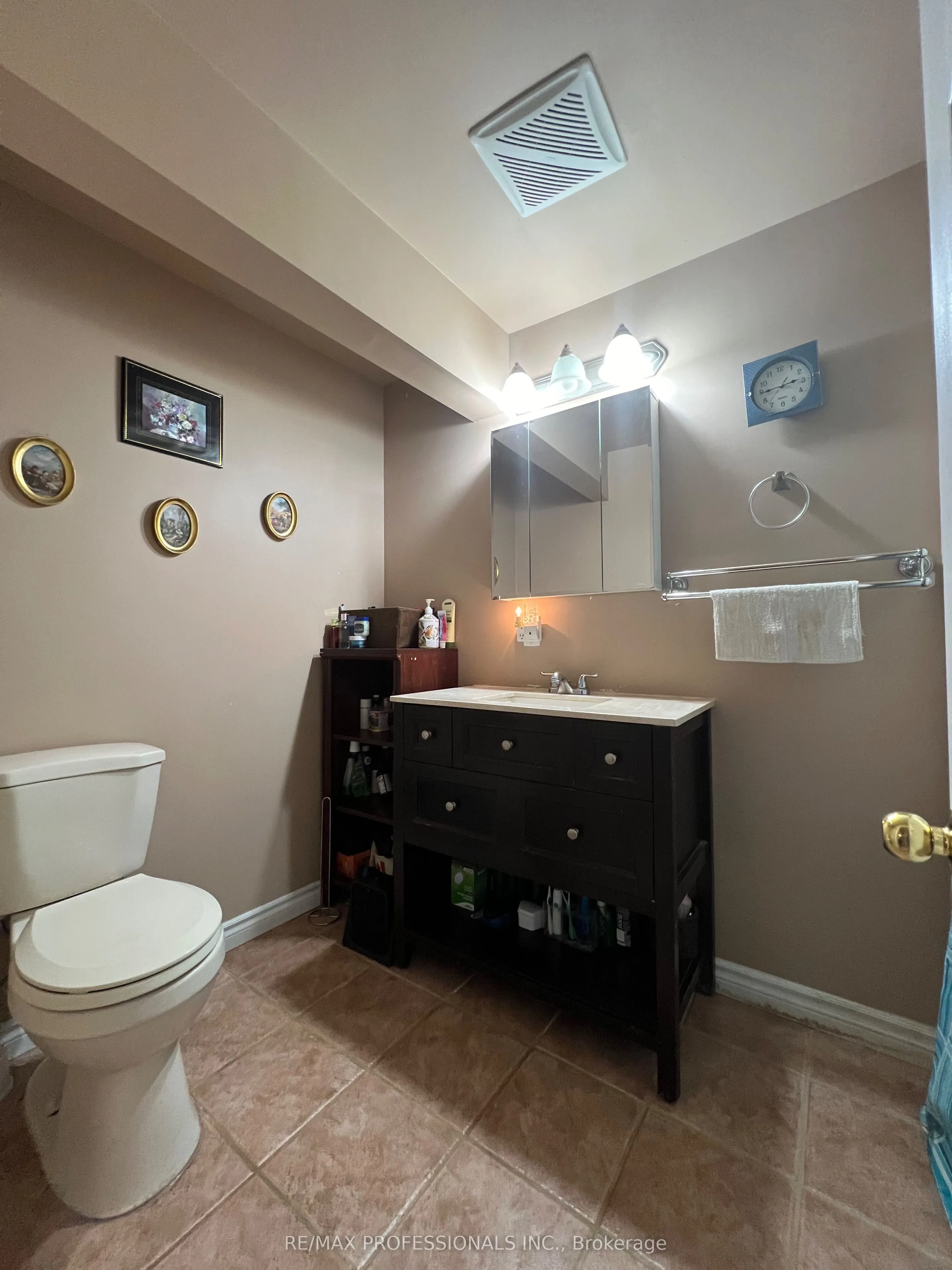 12 Deer Run Crescent