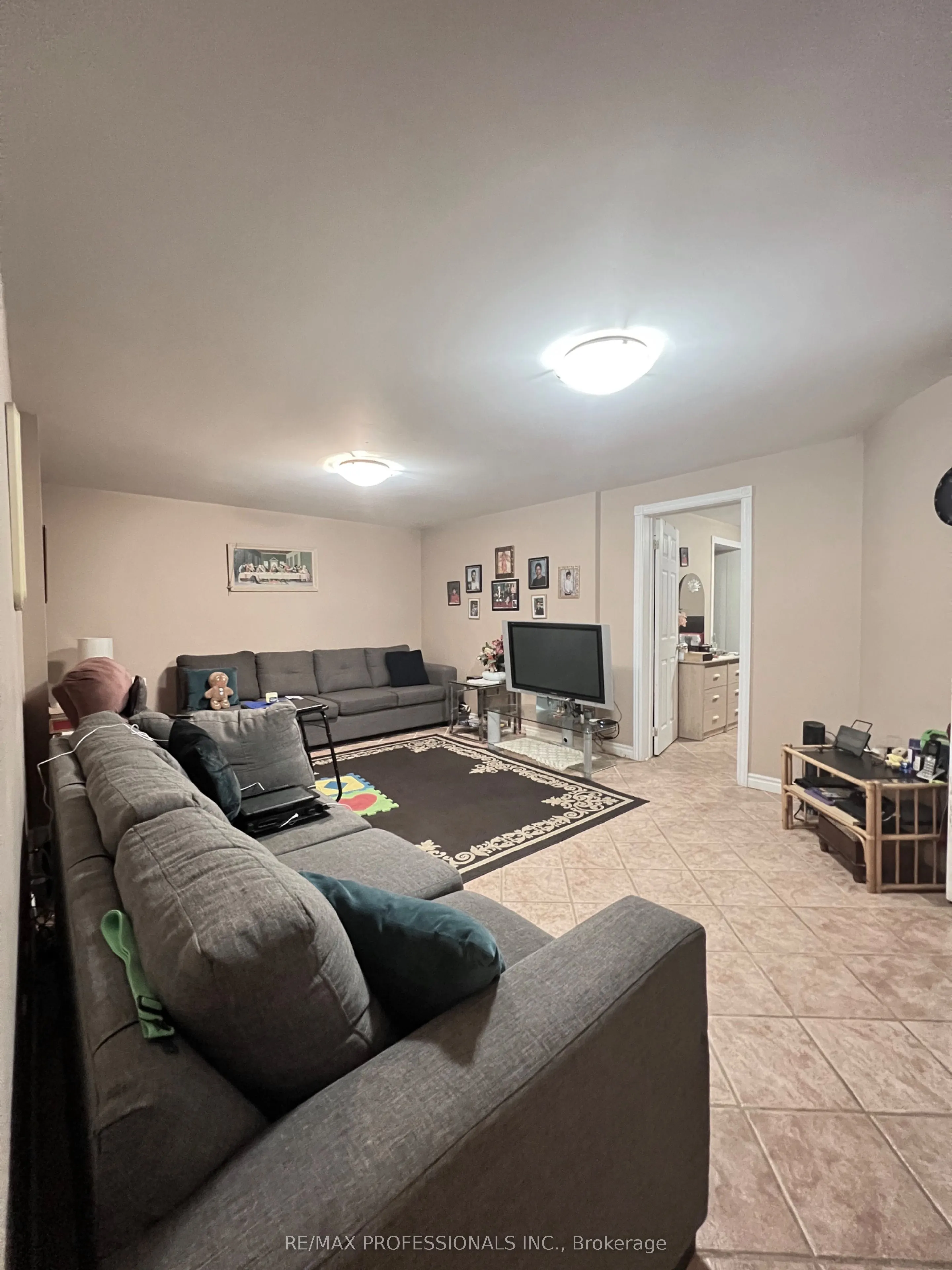 12 Deer Run Crescent
