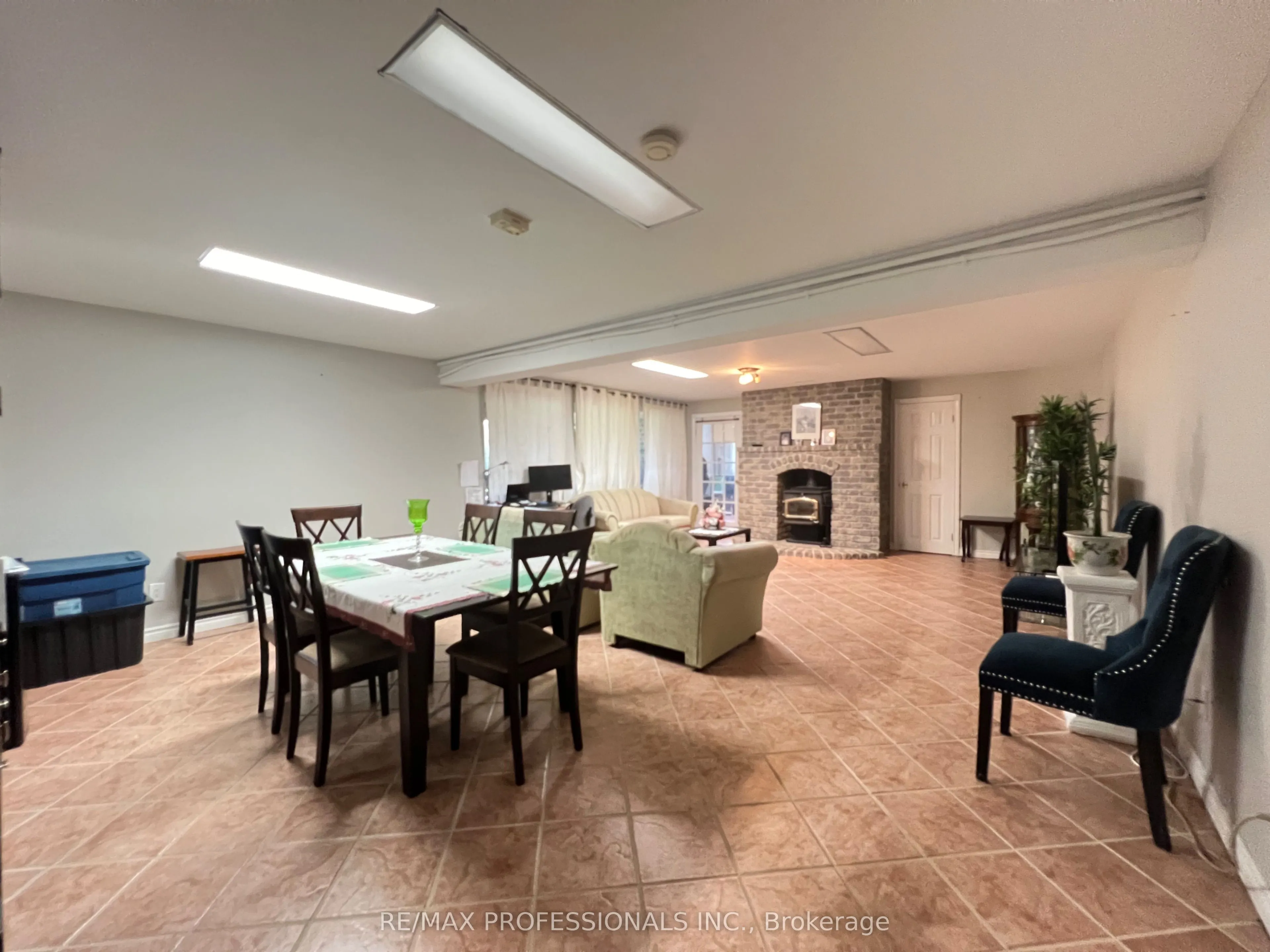 12 Deer Run Crescent
