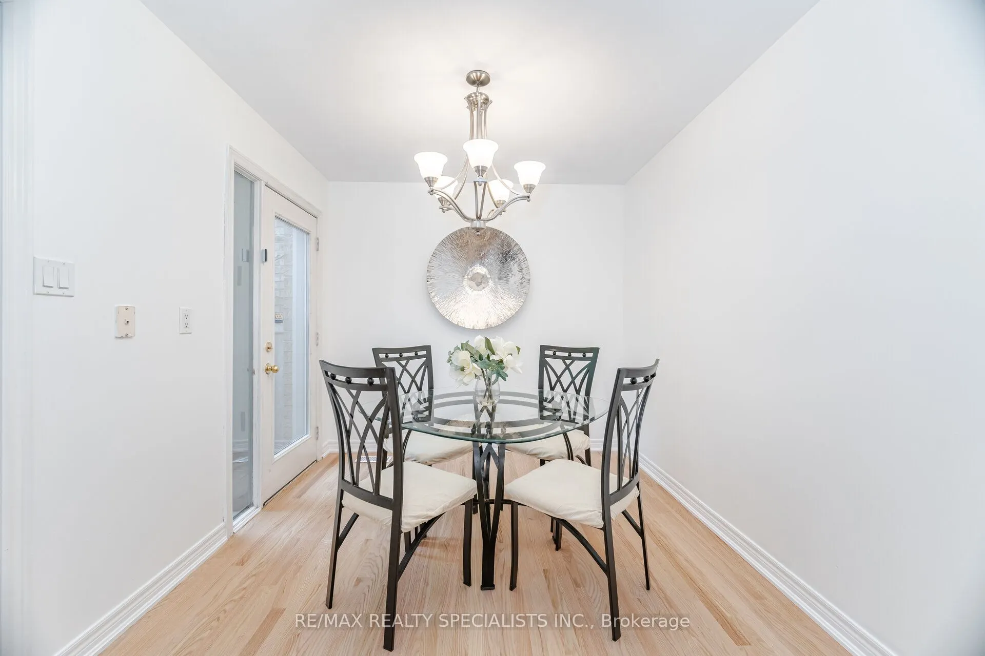 238 Giddings Crescent