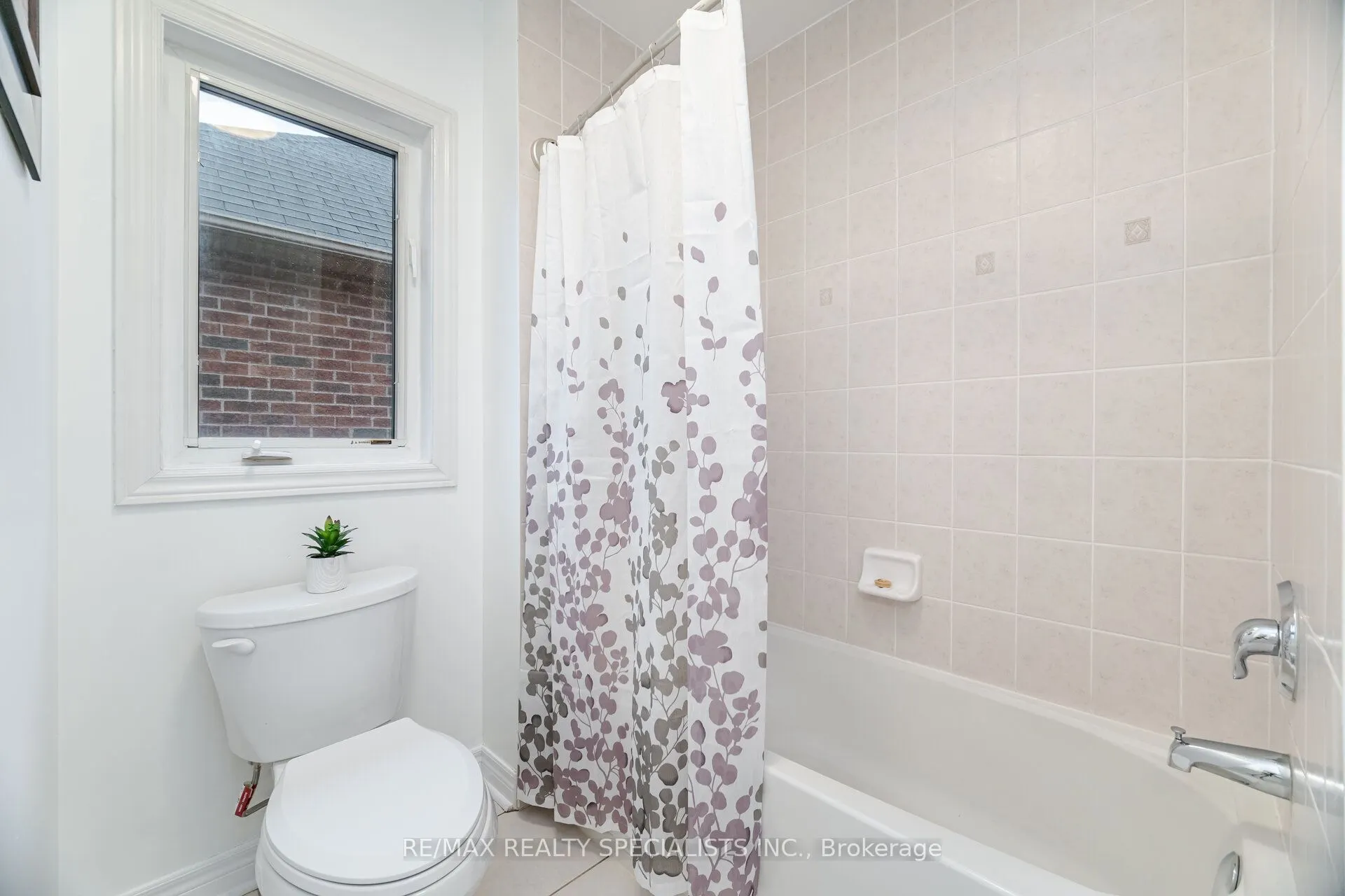 238 Giddings Crescent