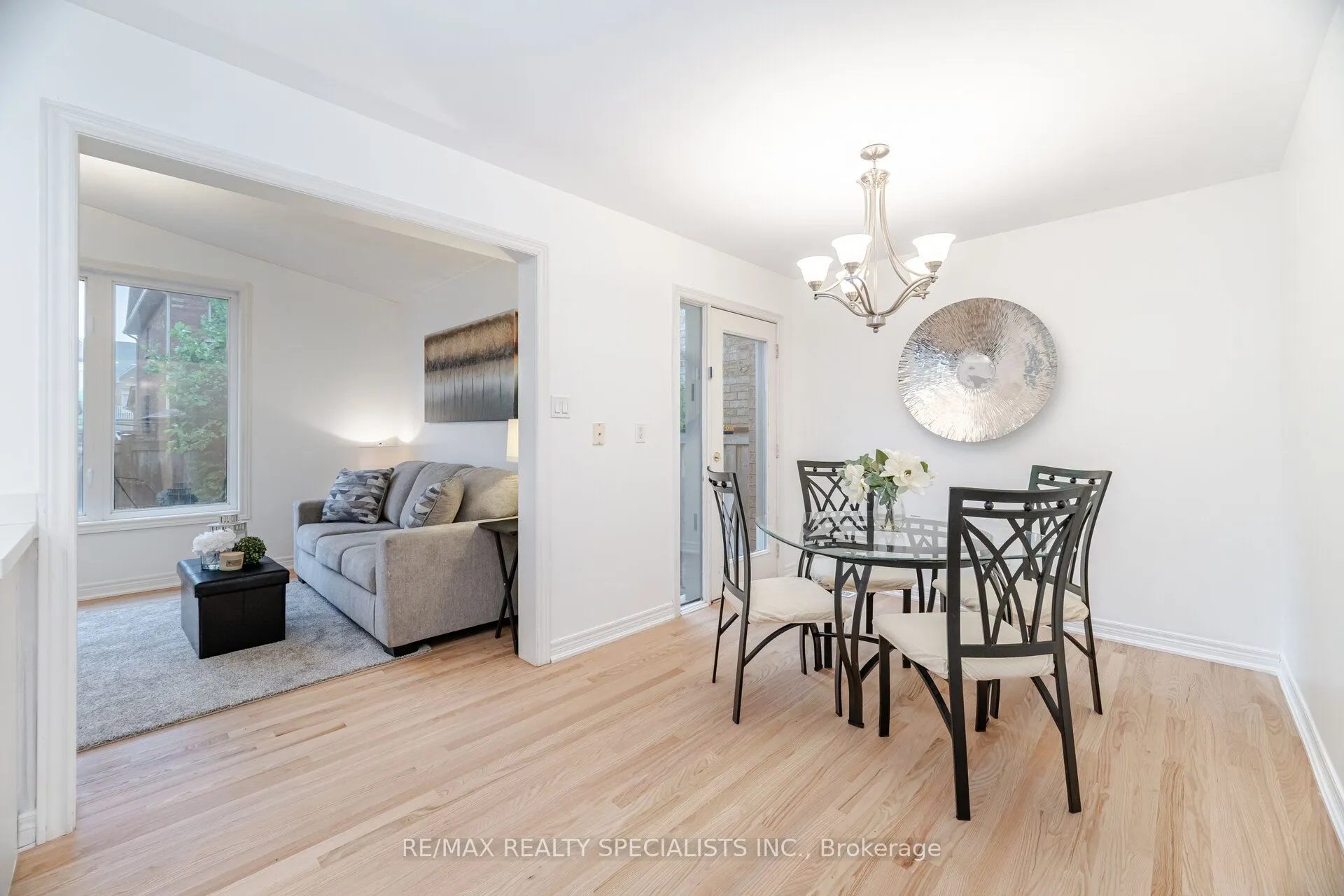238 Giddings Crescent