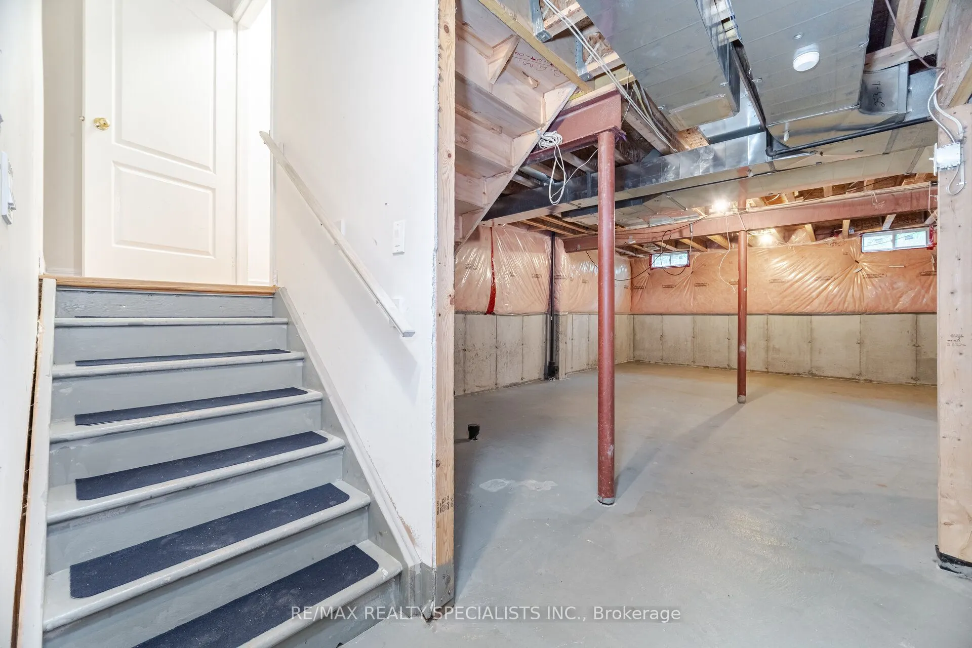 238 Giddings Crescent