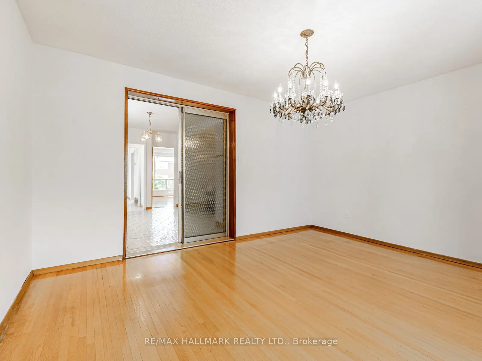 31 Woodenhill Court