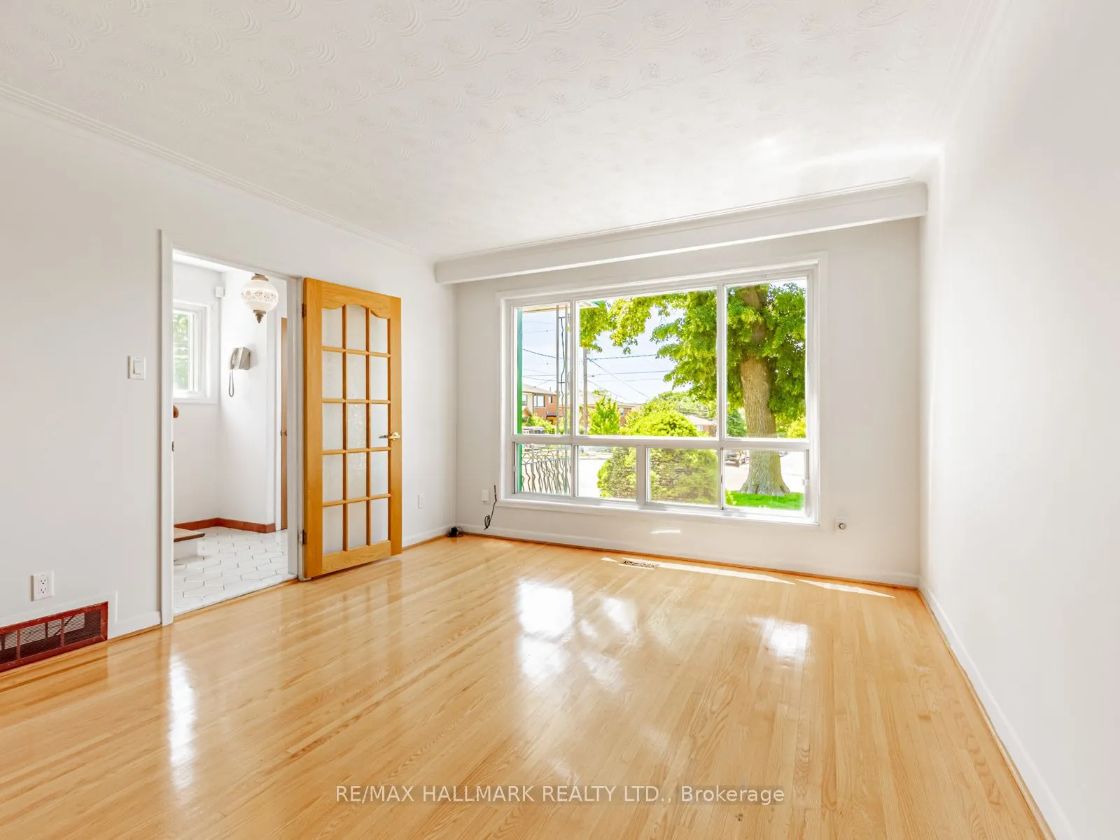 31 Woodenhill Court