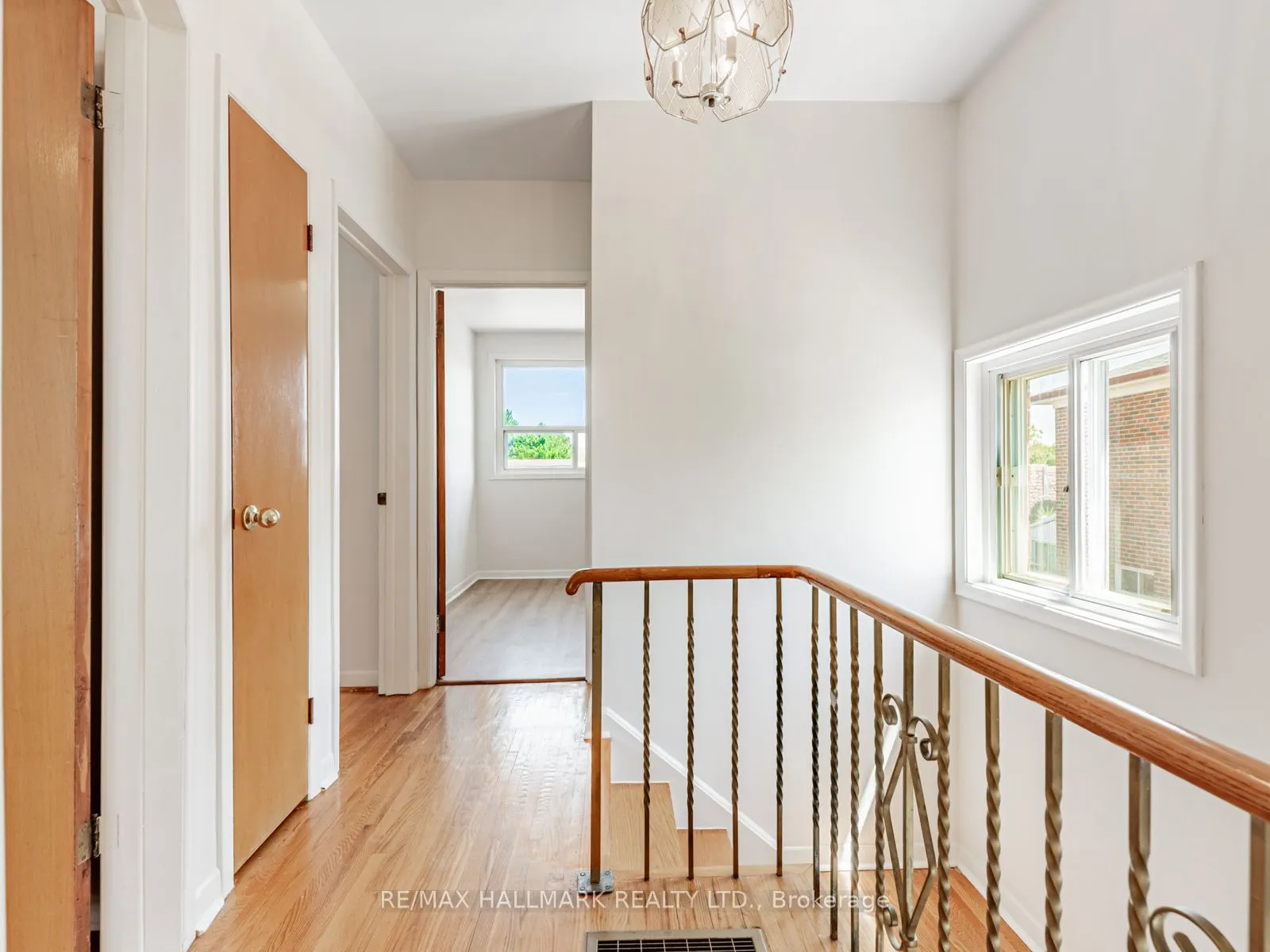 31 Woodenhill Court