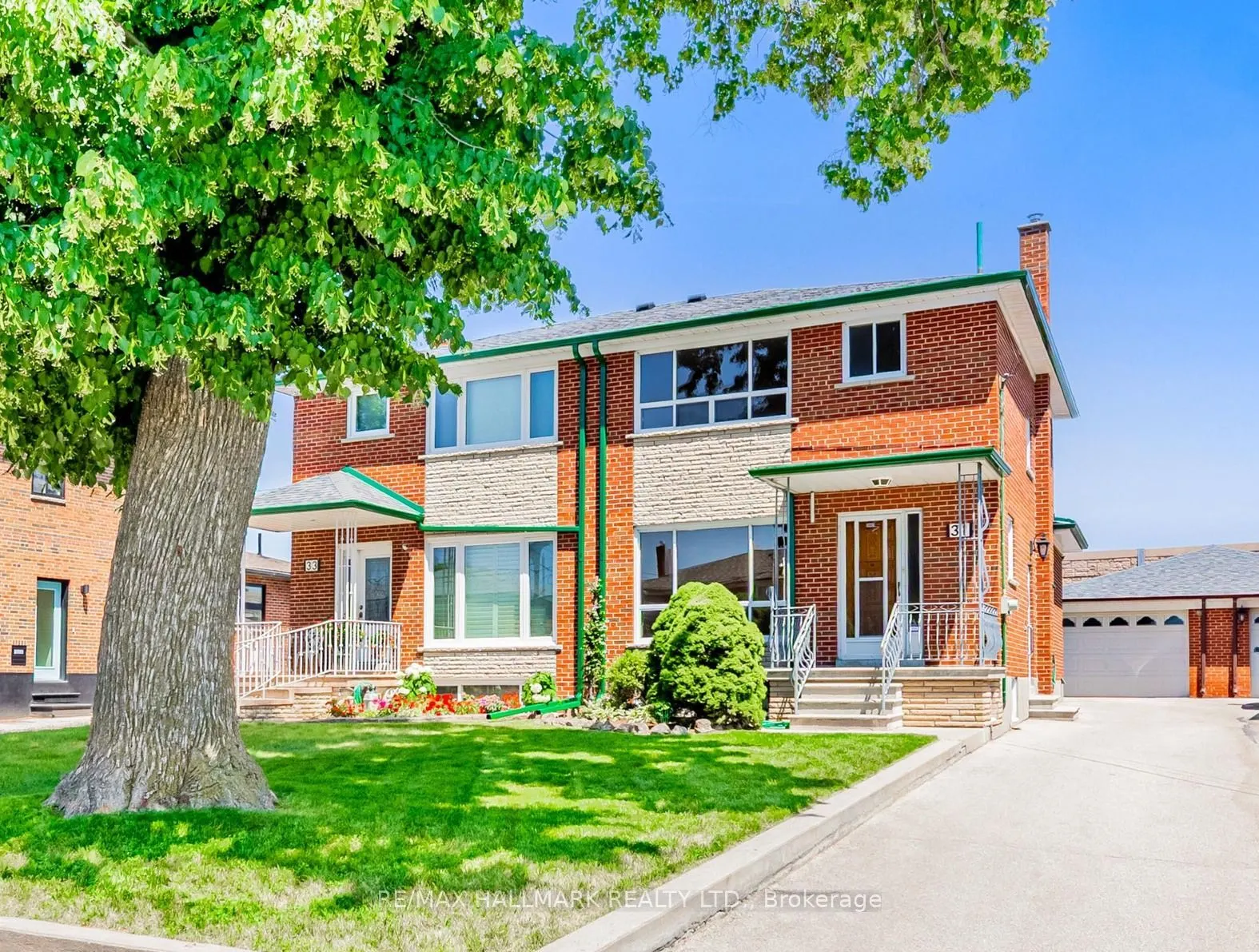 31 Woodenhill Court