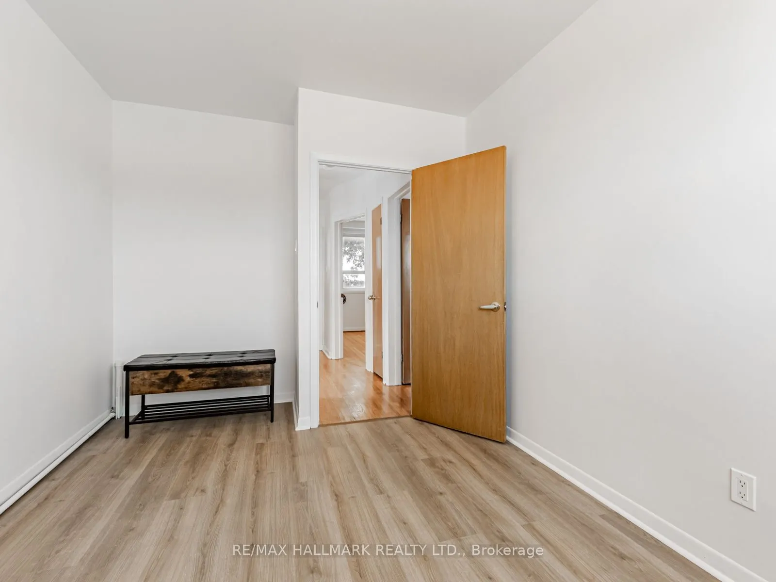 31 Woodenhill Court
