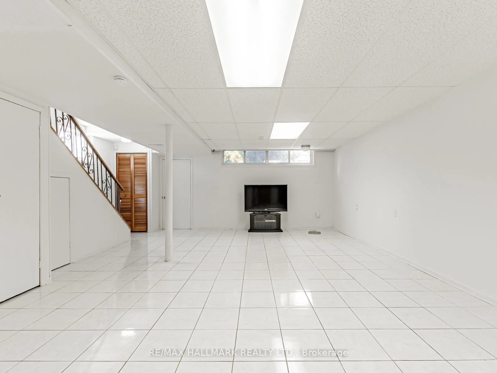 31 Woodenhill Court