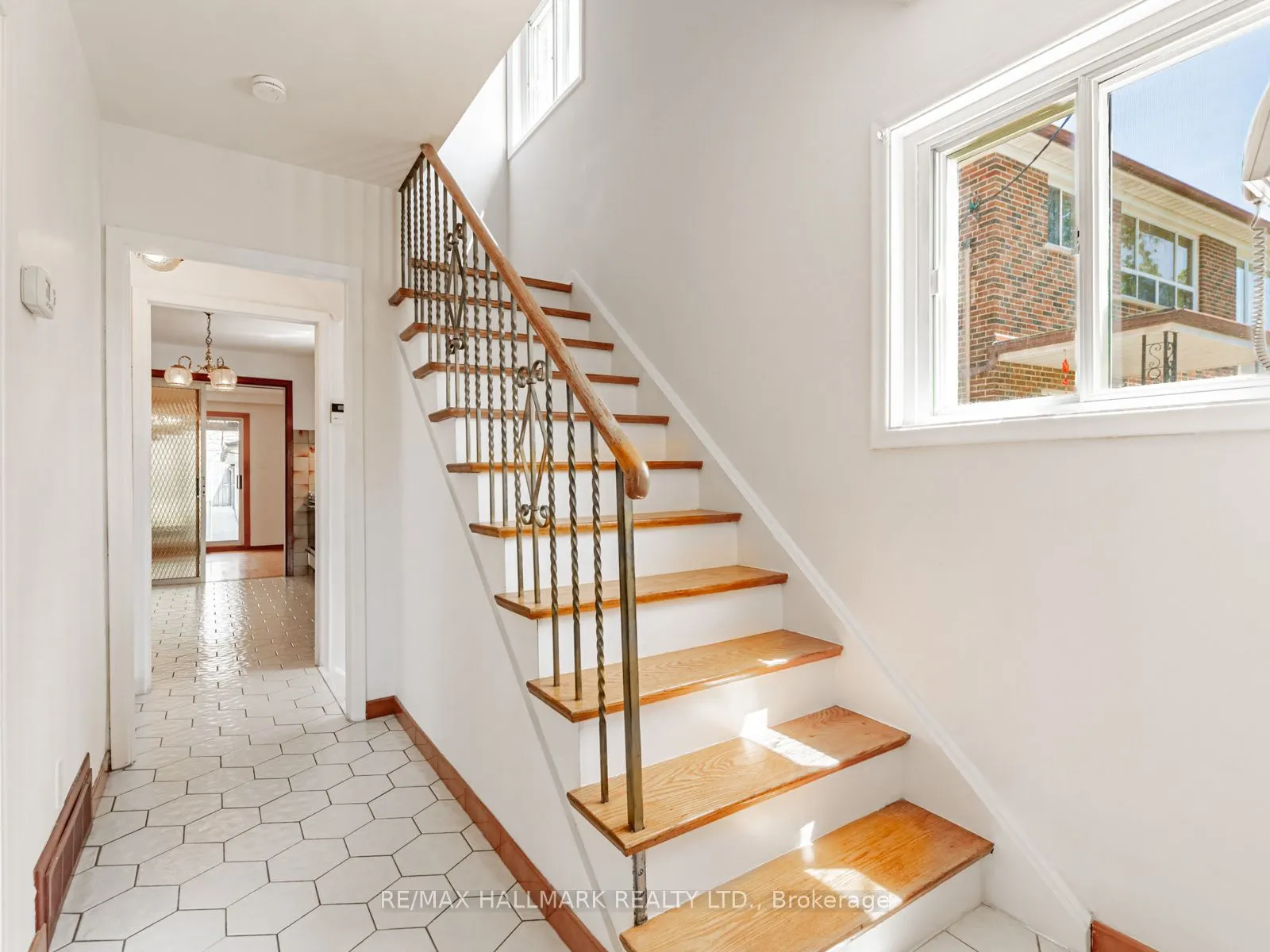 31 Woodenhill Court