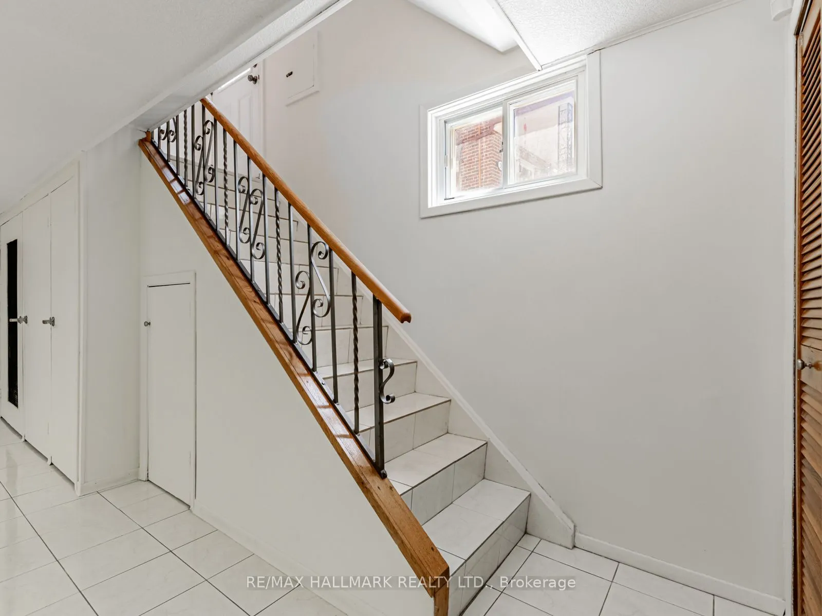 31 Woodenhill Court