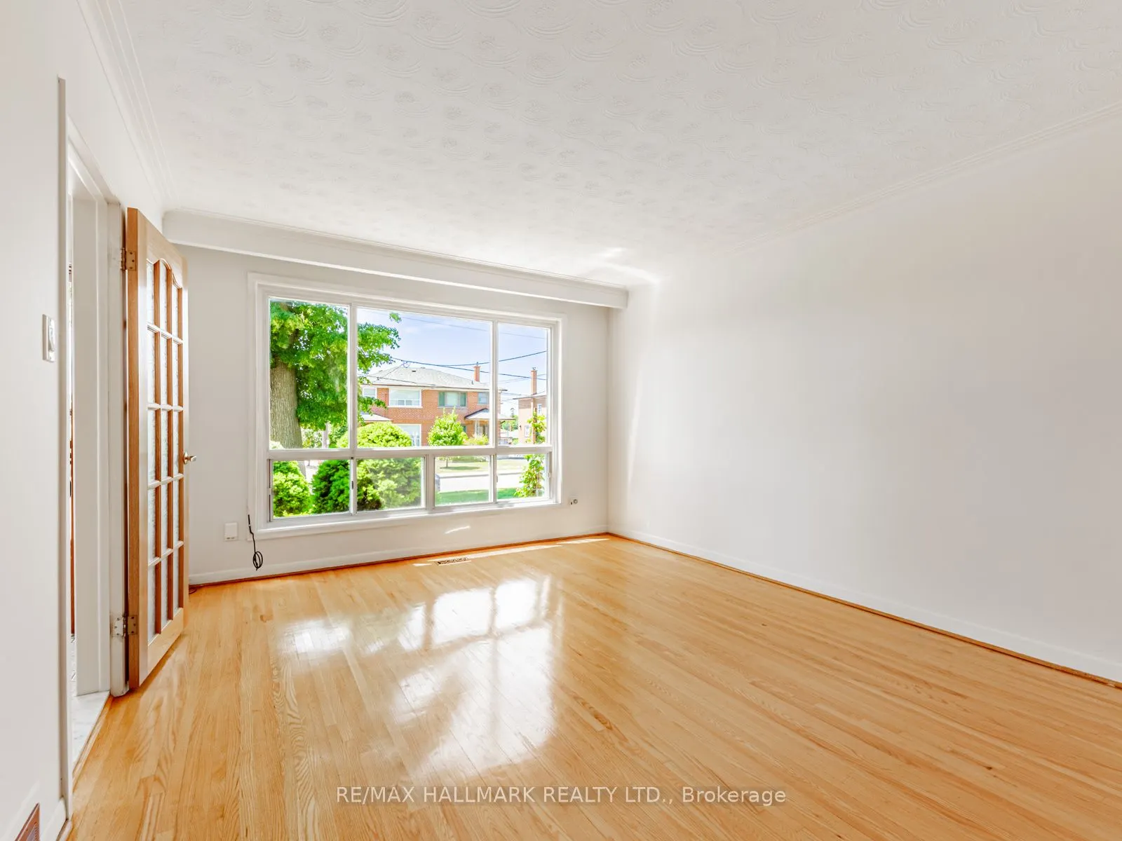 31 Woodenhill Court