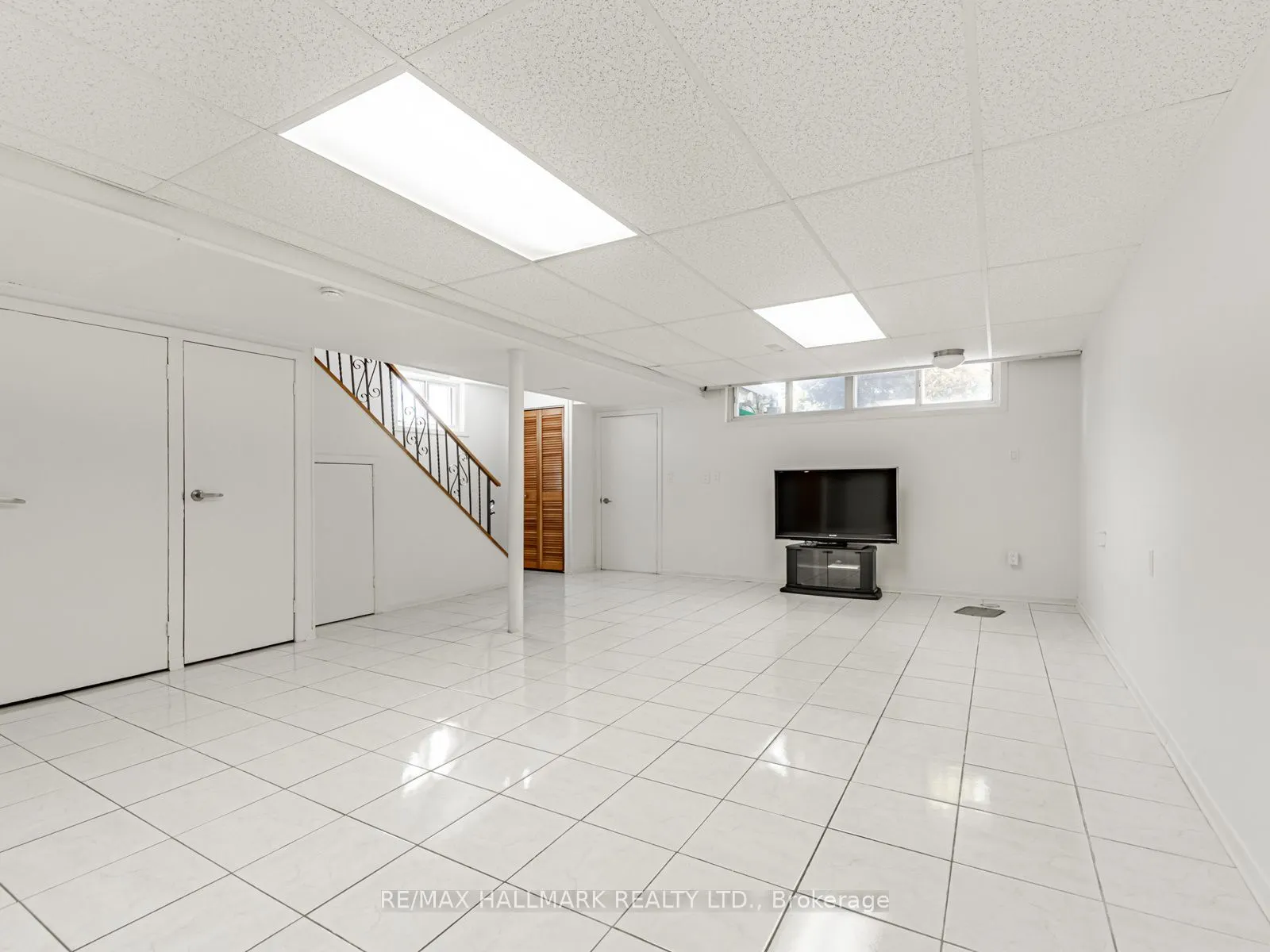 31 Woodenhill Court