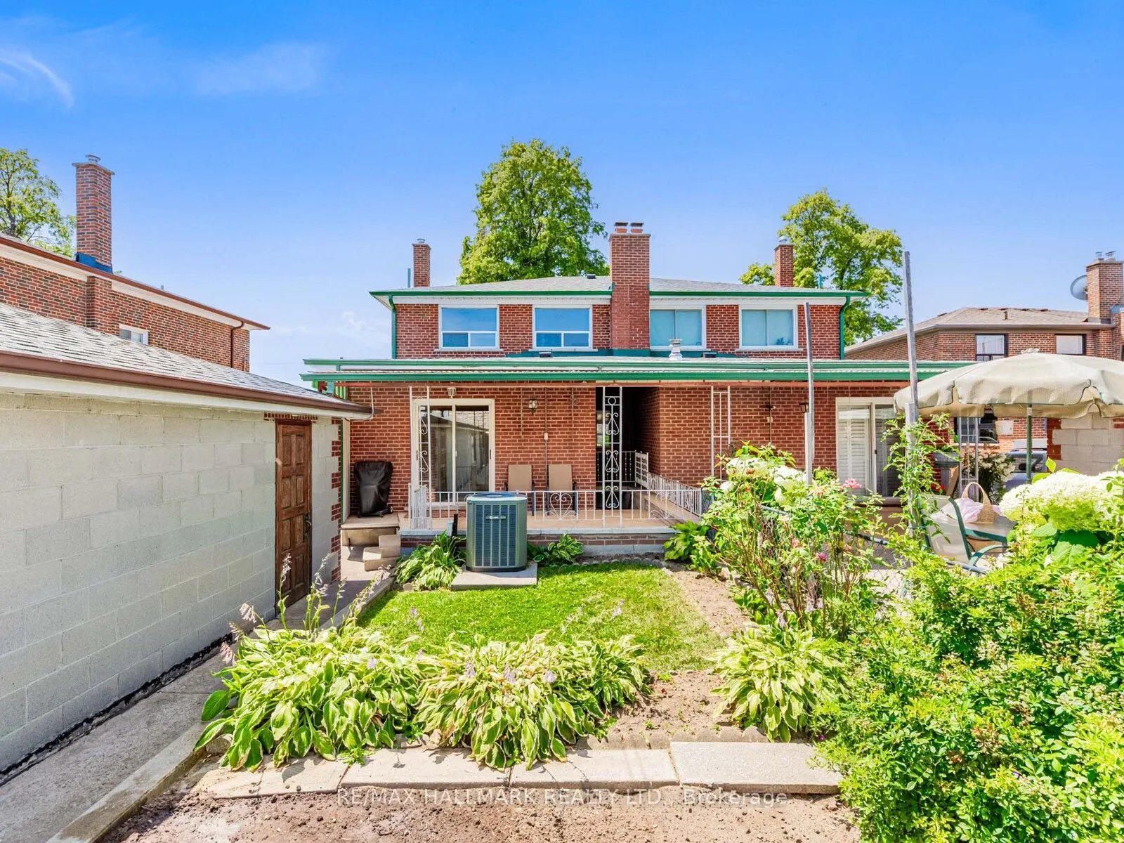 31 Woodenhill Court
