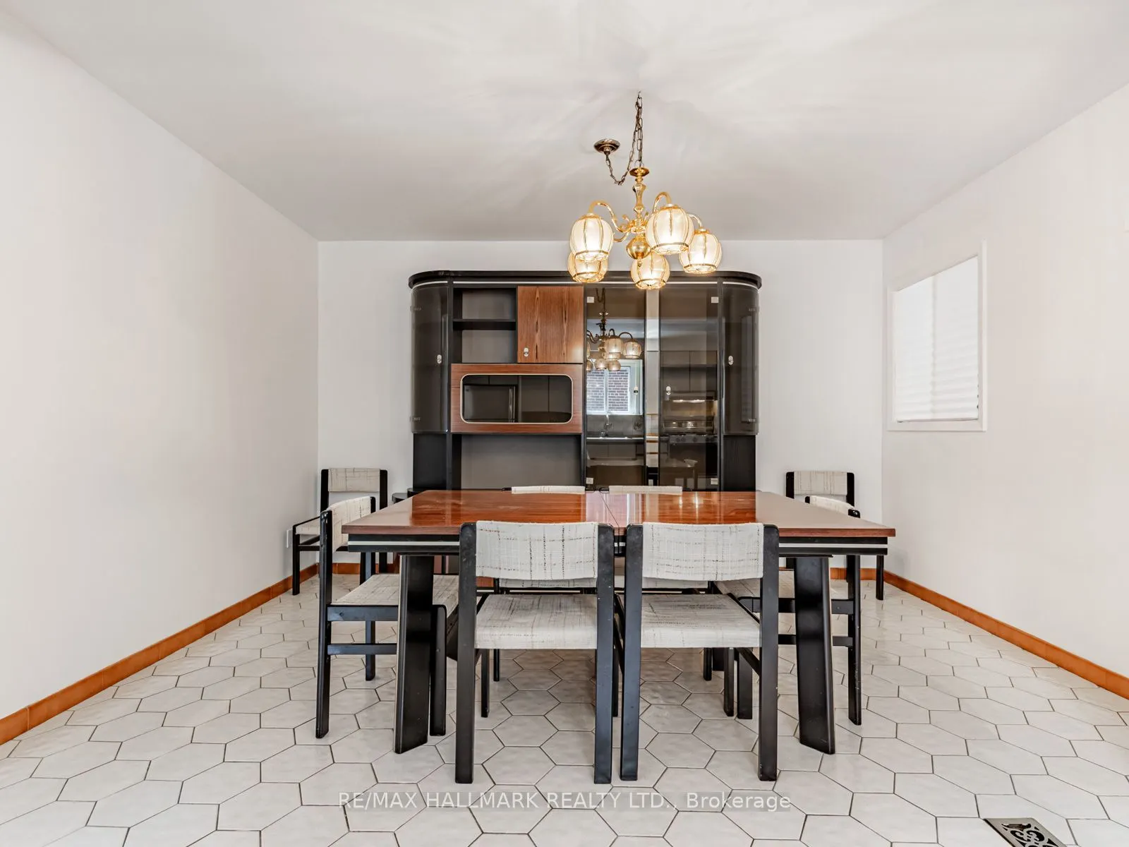 31 Woodenhill Court