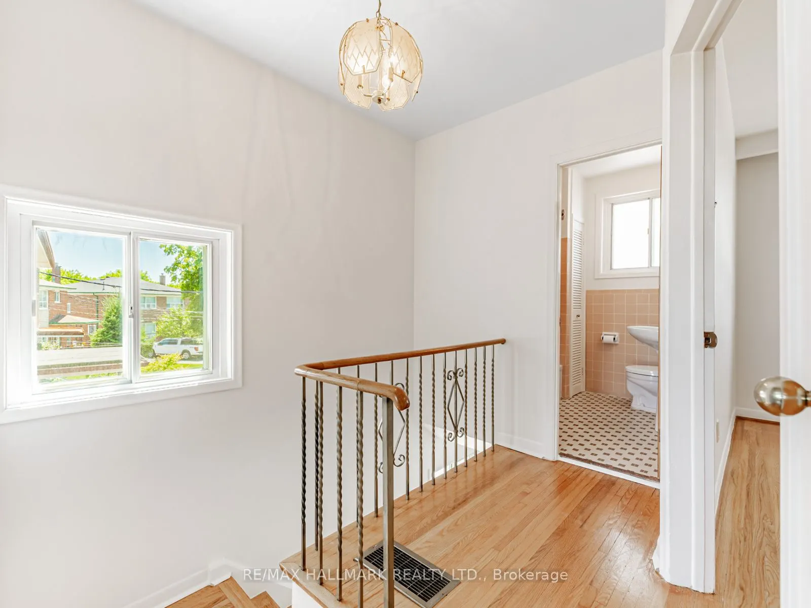 31 Woodenhill Court
