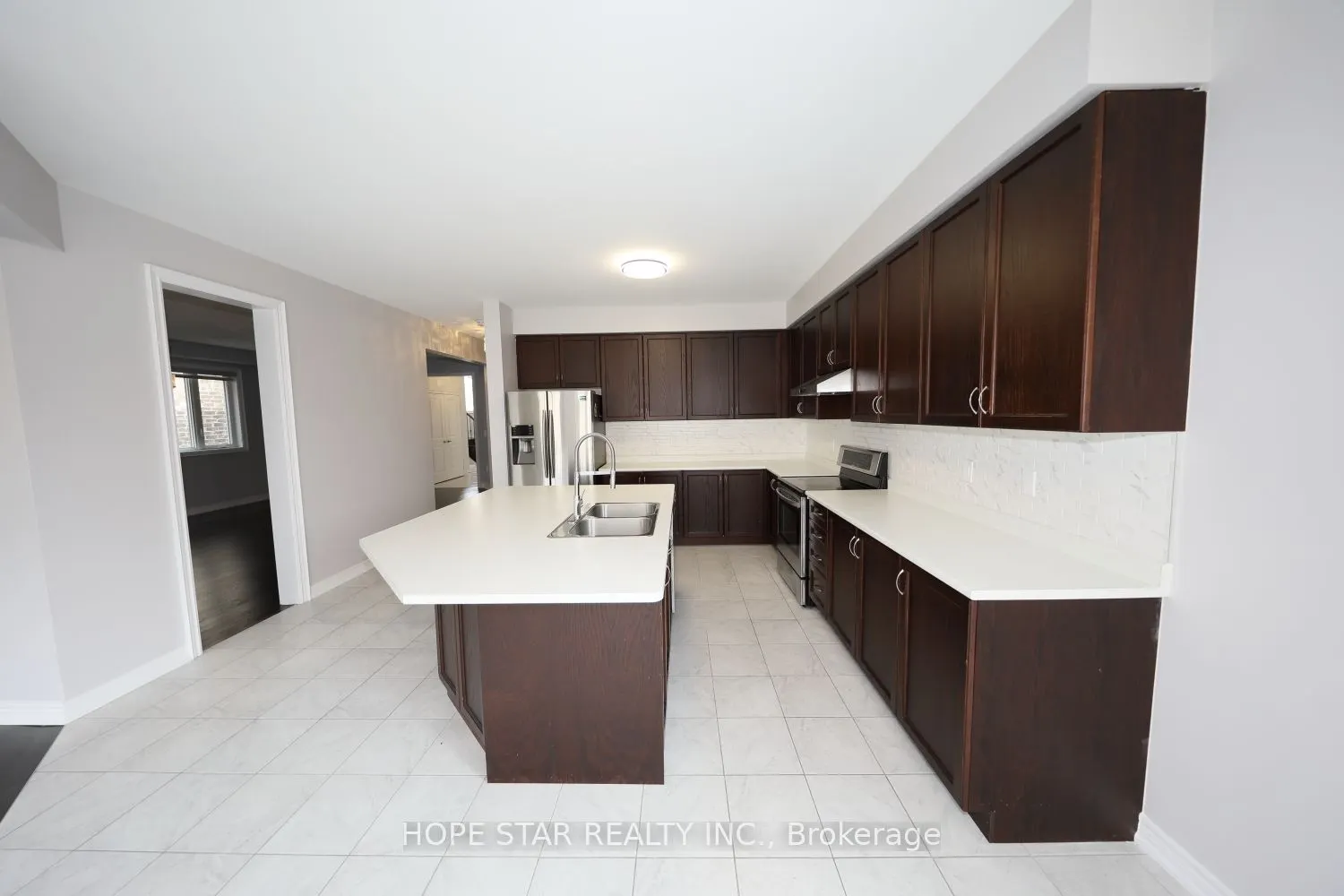 23 Argelia Crescent
