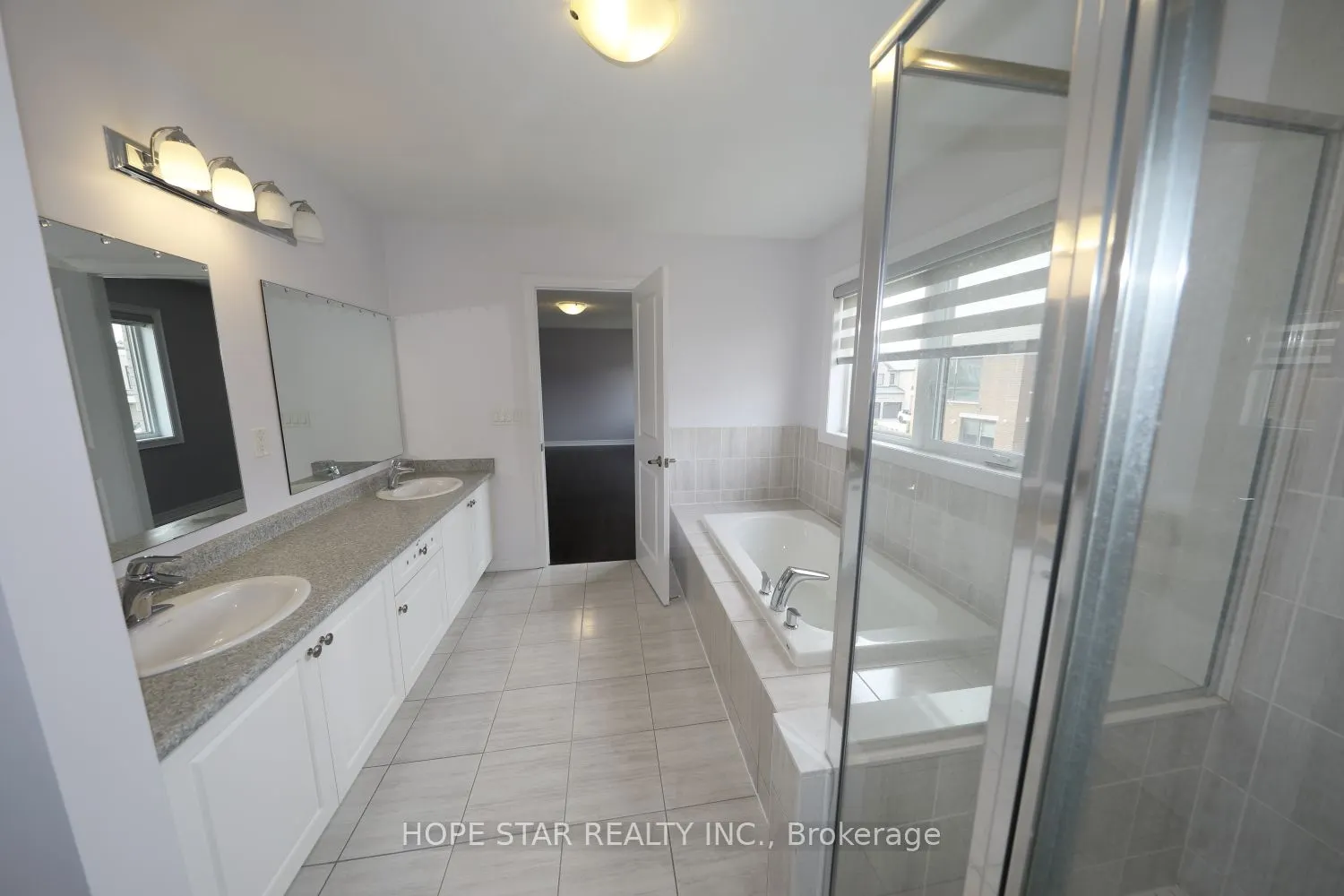 23 Argelia Crescent