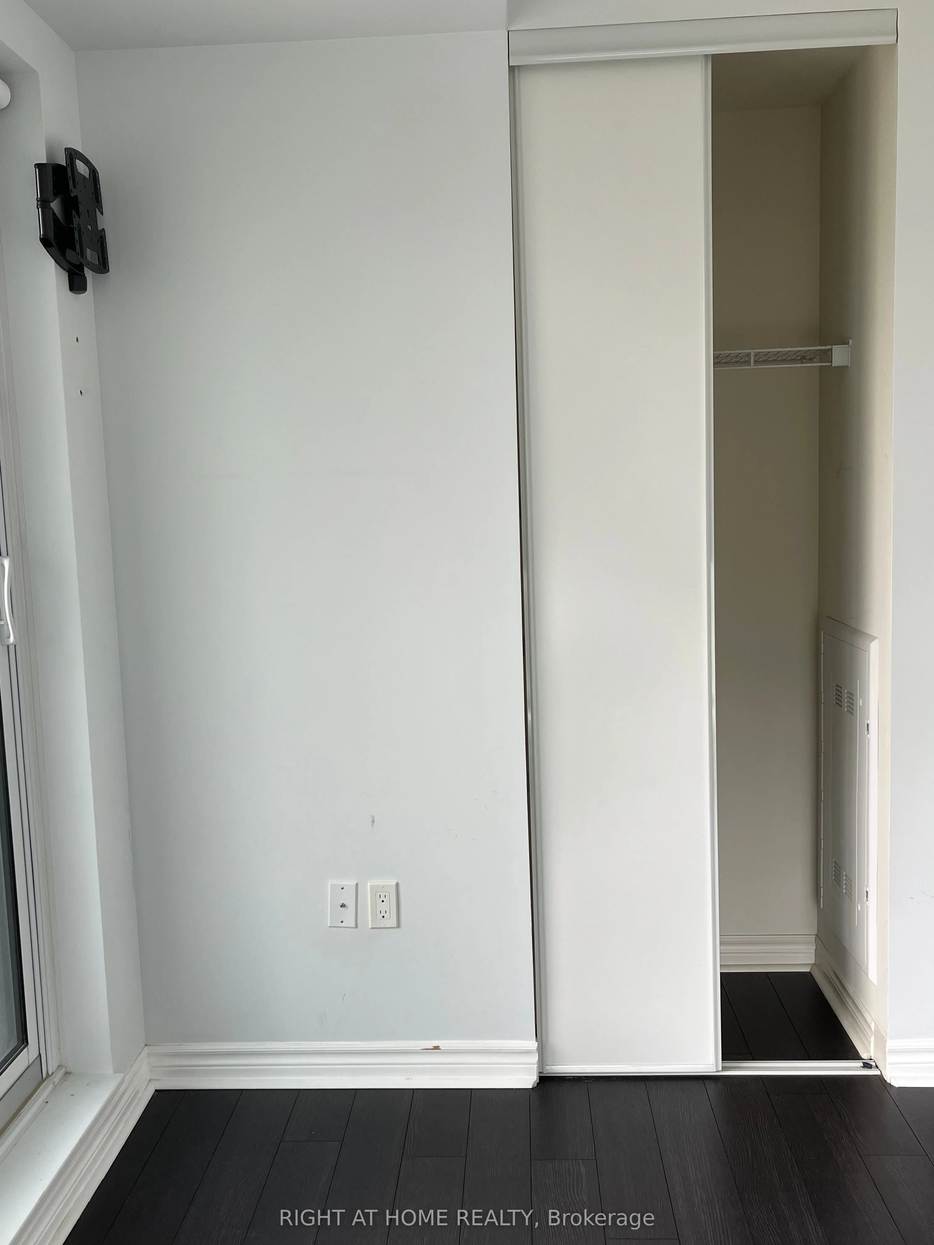 39 Annie Craig Drive, #1107