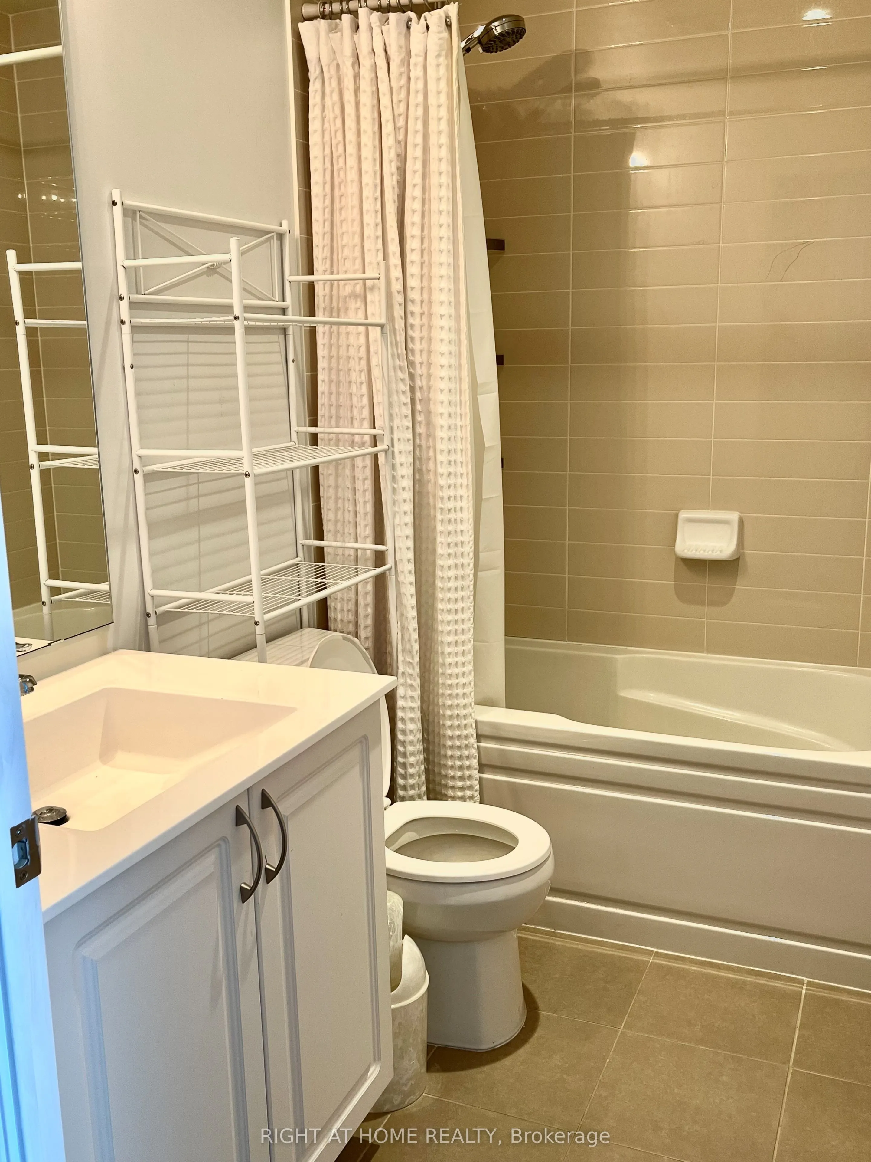 39 Annie Craig Drive, #1107