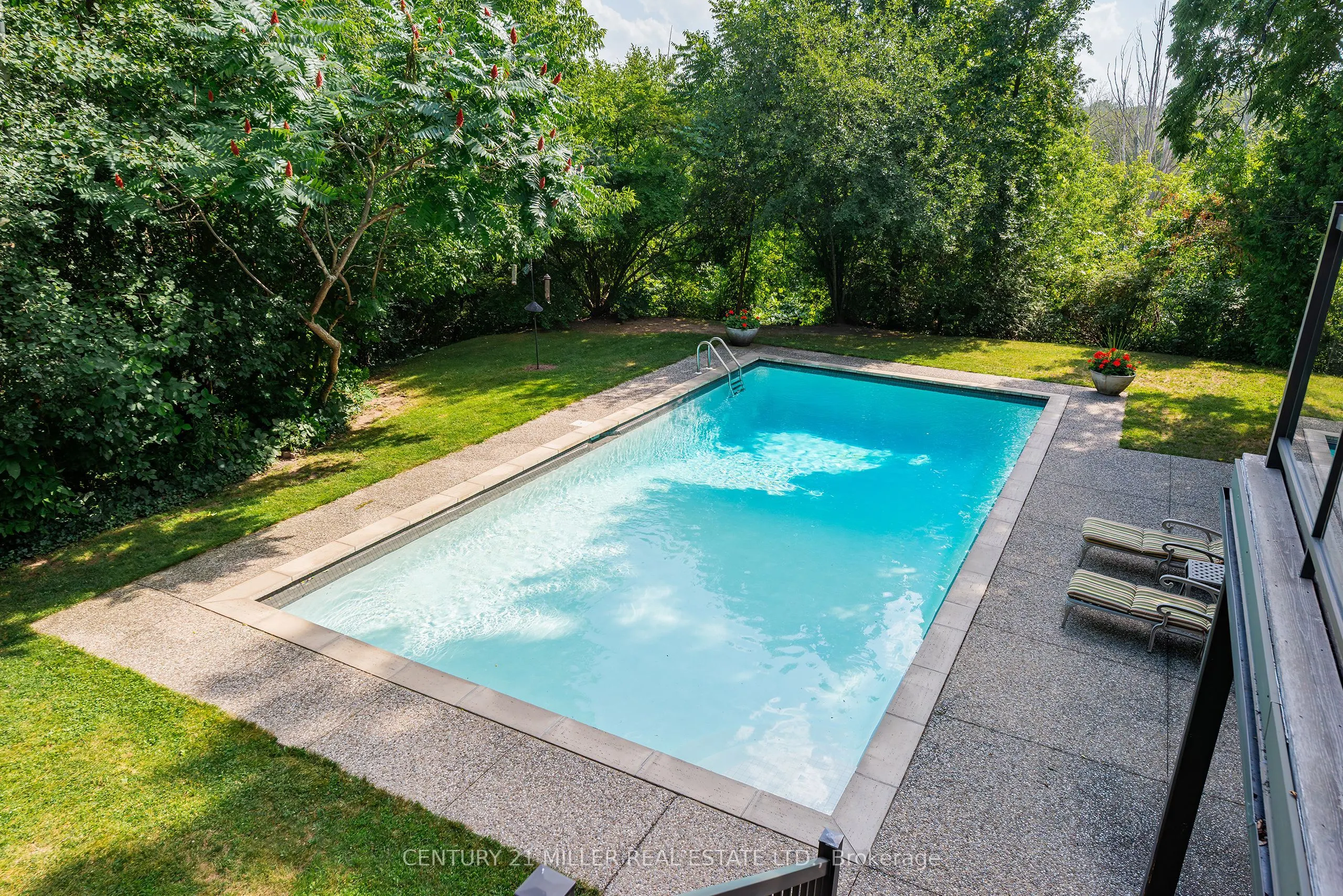 686 Nautalex Court