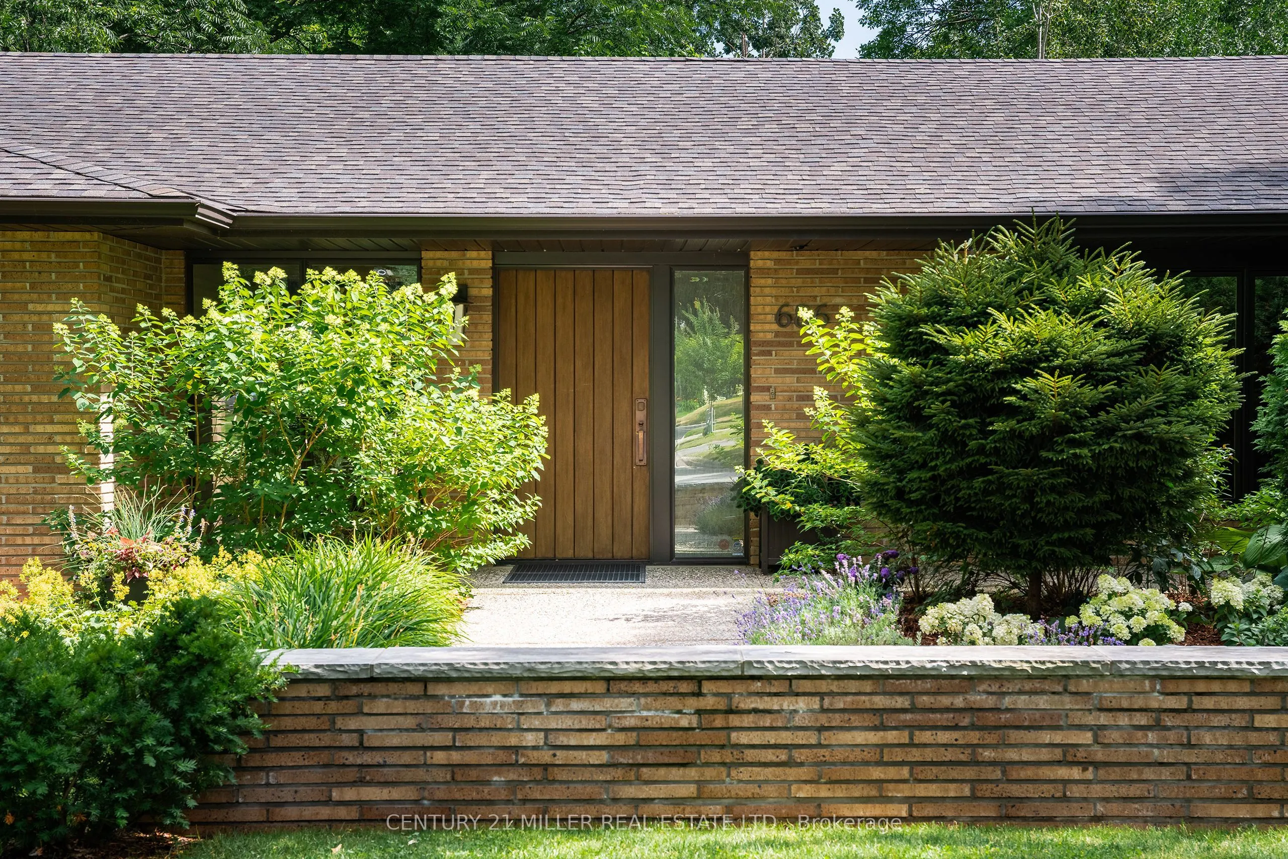 686 Nautalex Court