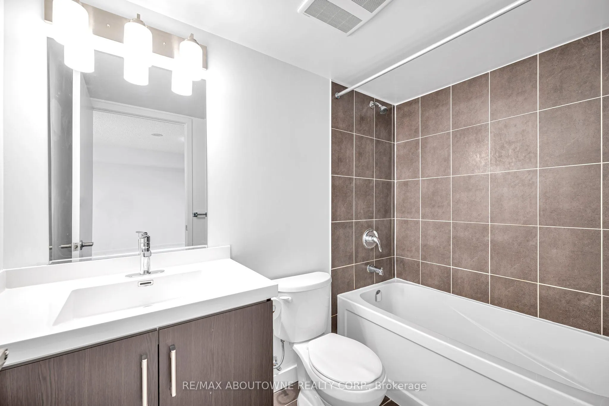 1410 Dupont Street, #1105