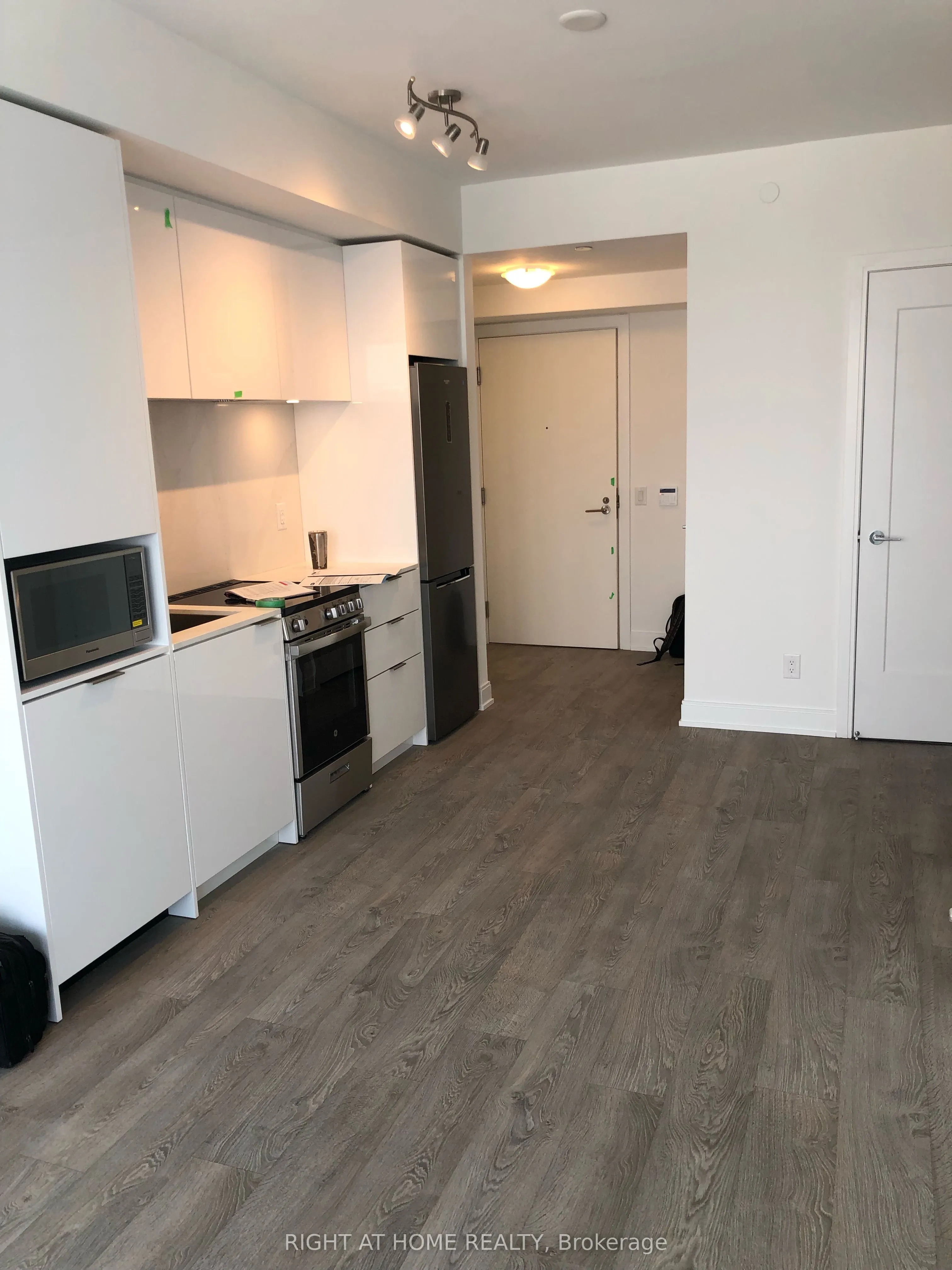 70 ANNIE CRAIG Drive, #2601