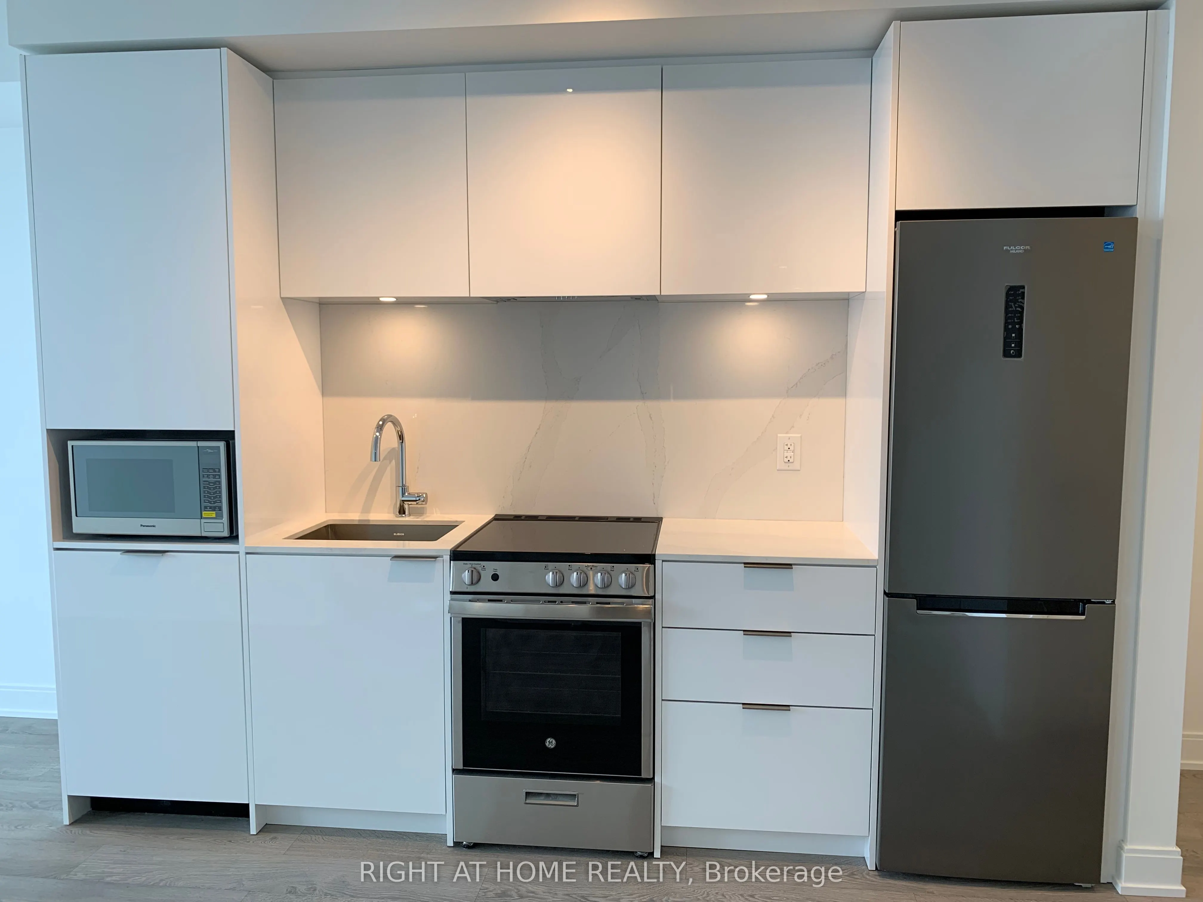 70 ANNIE CRAIG Drive, #2601