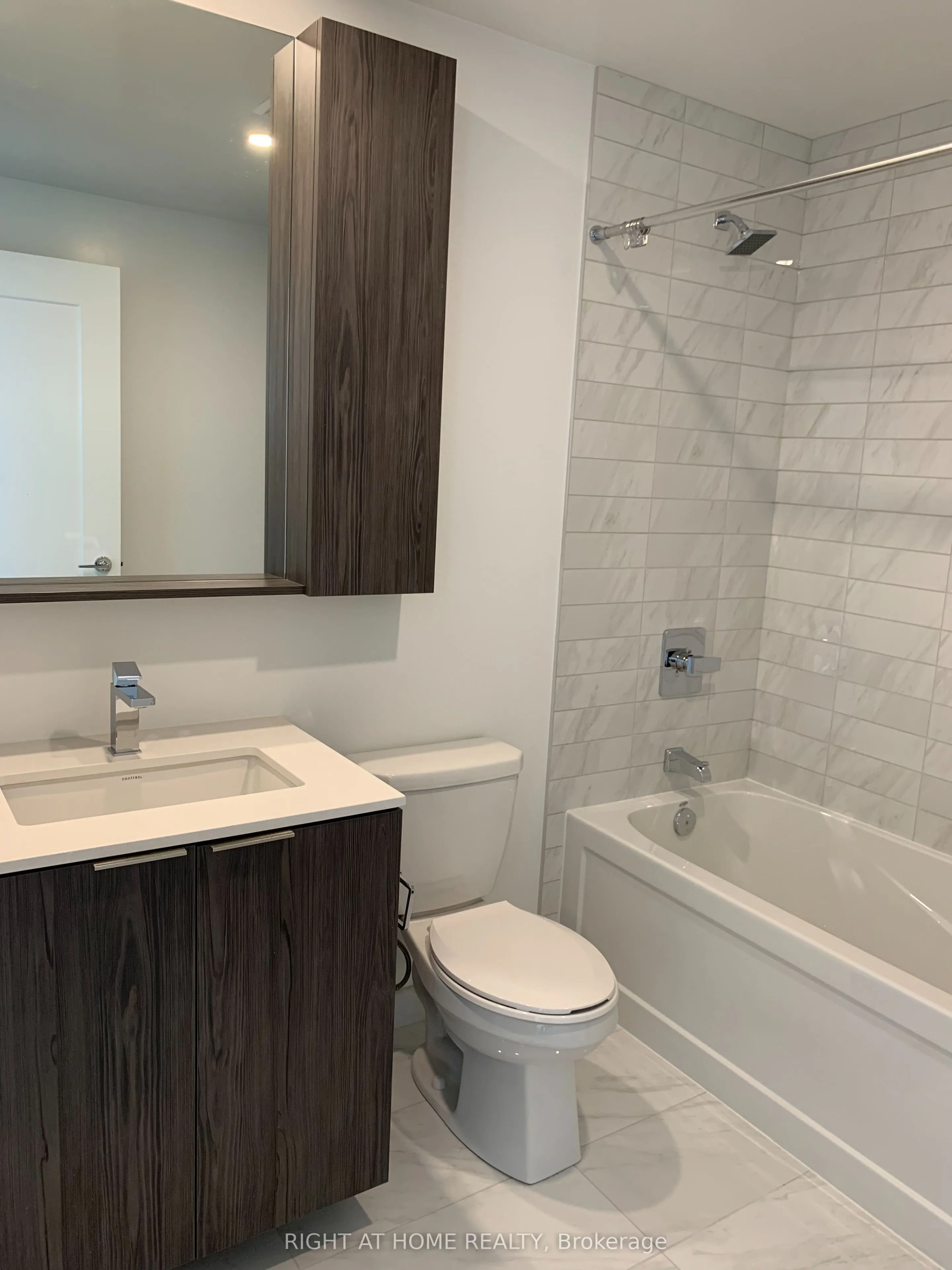 70 ANNIE CRAIG Drive, #2601