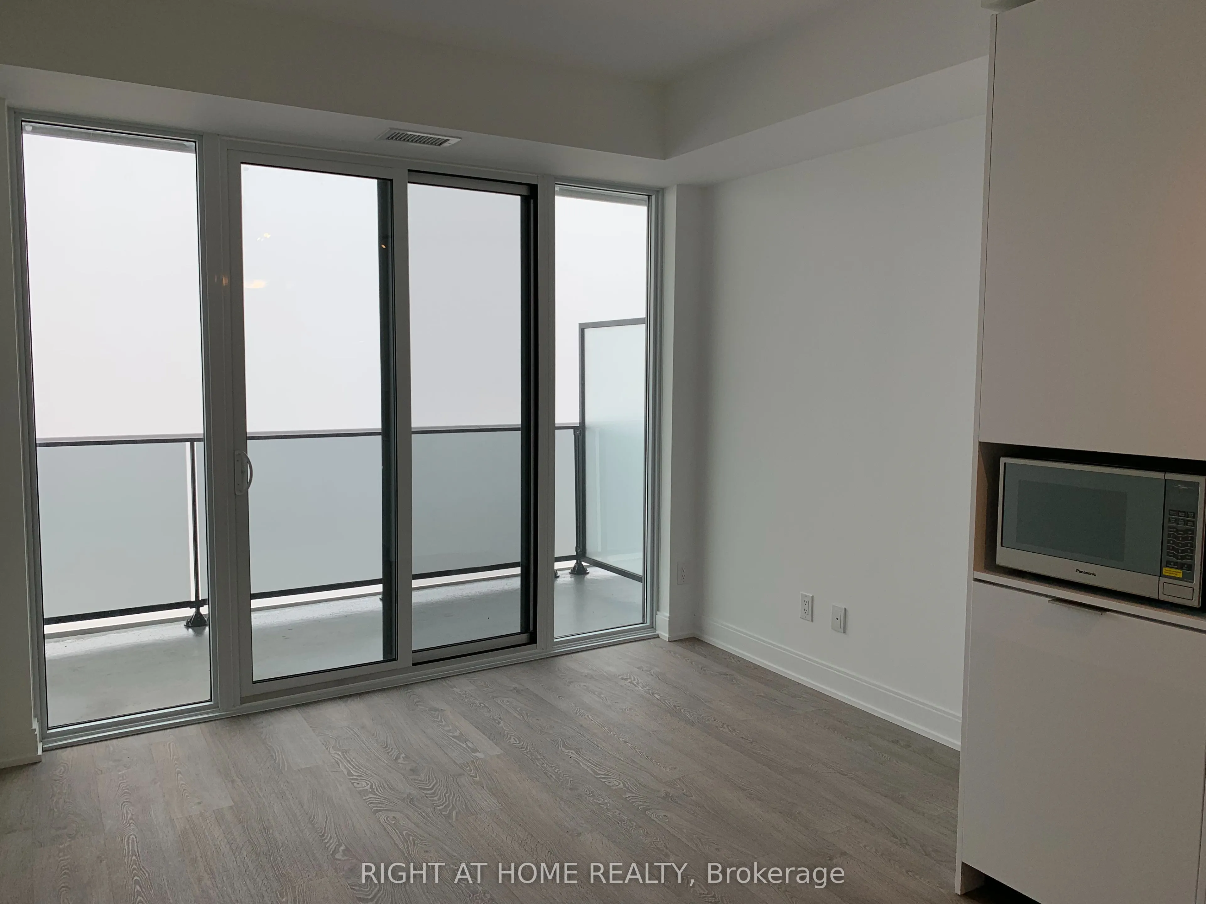 70 ANNIE CRAIG Drive, #2601