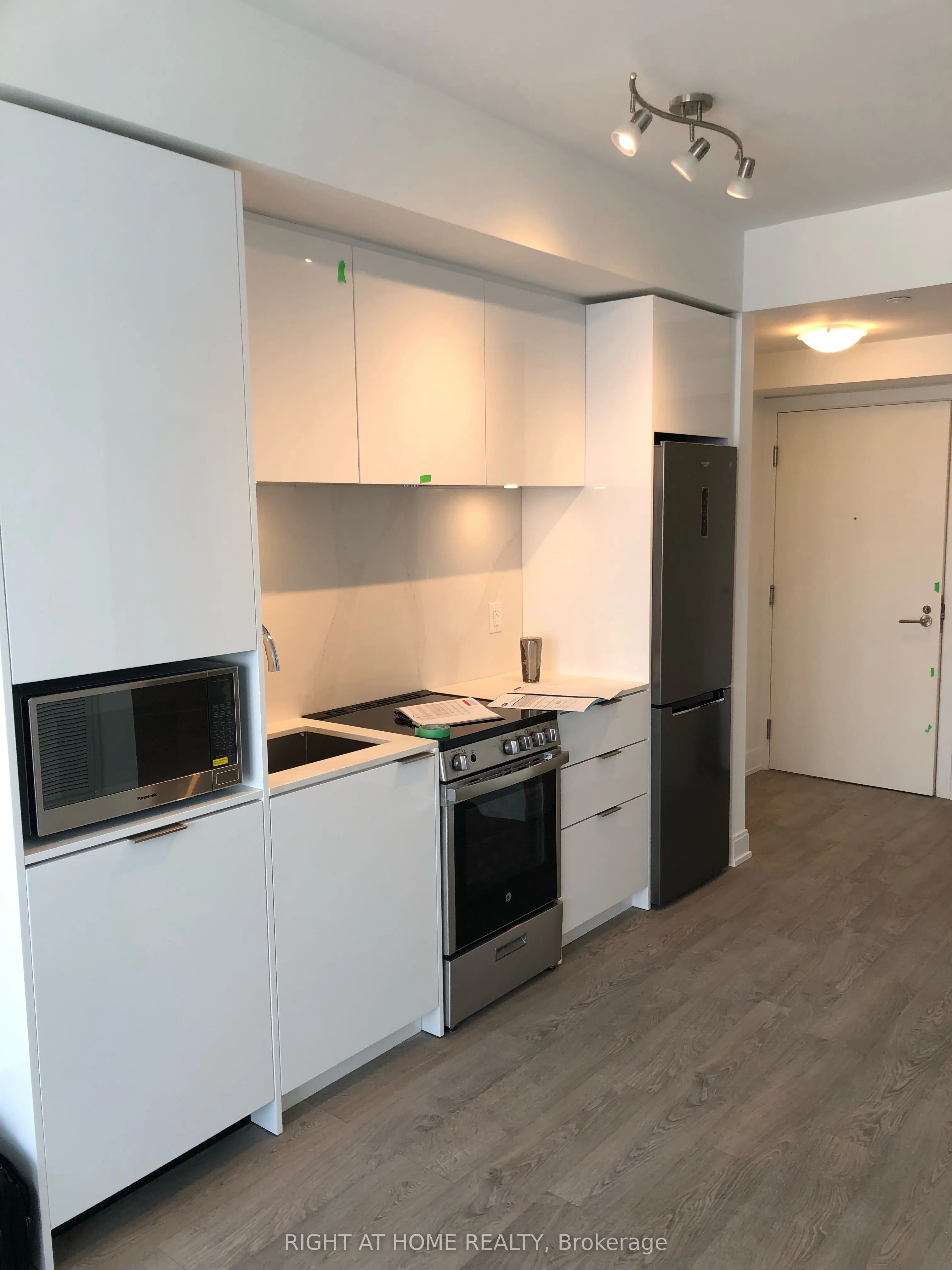 70 ANNIE CRAIG Drive, #2601