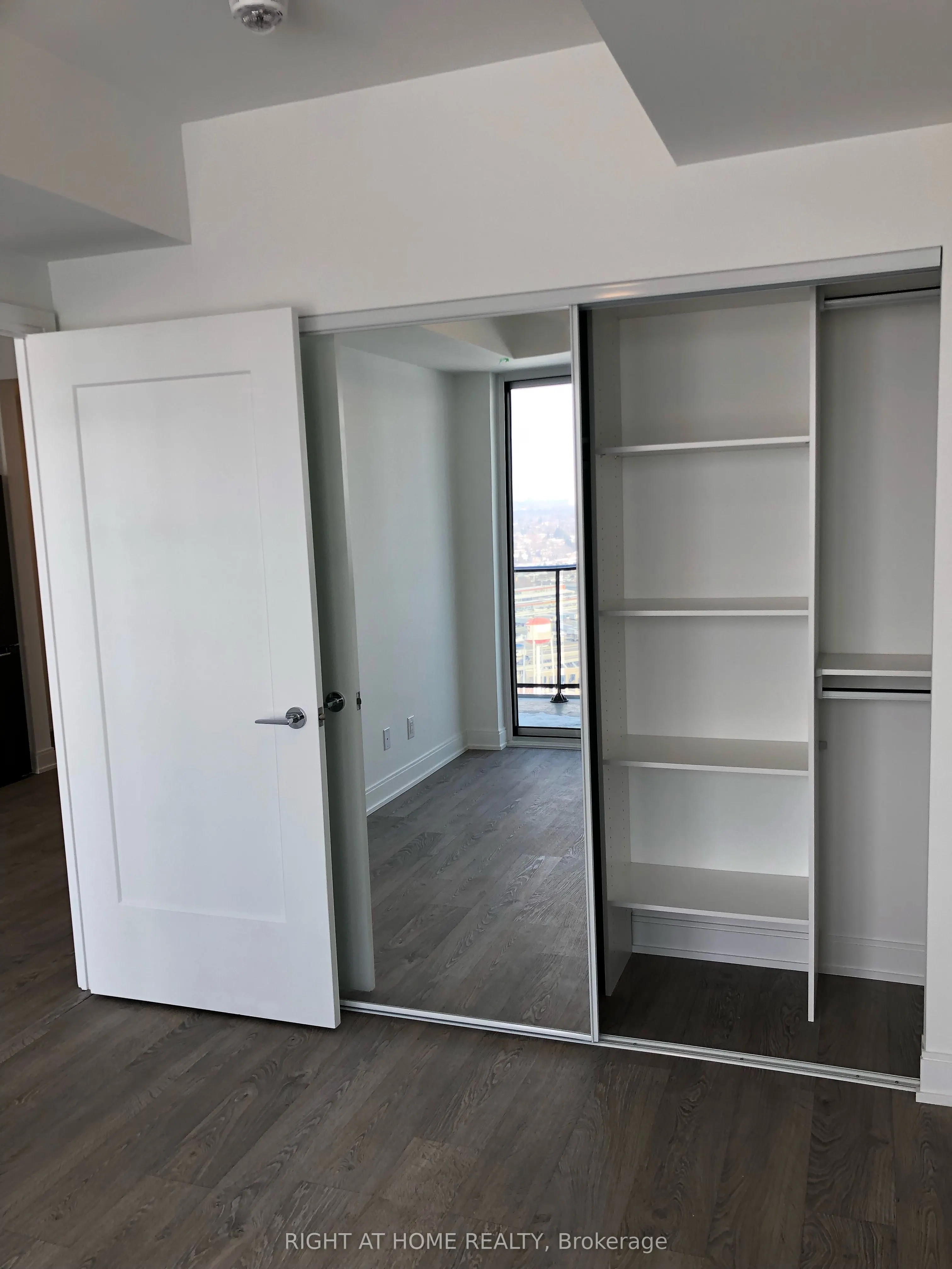 70 ANNIE CRAIG Drive, #2601