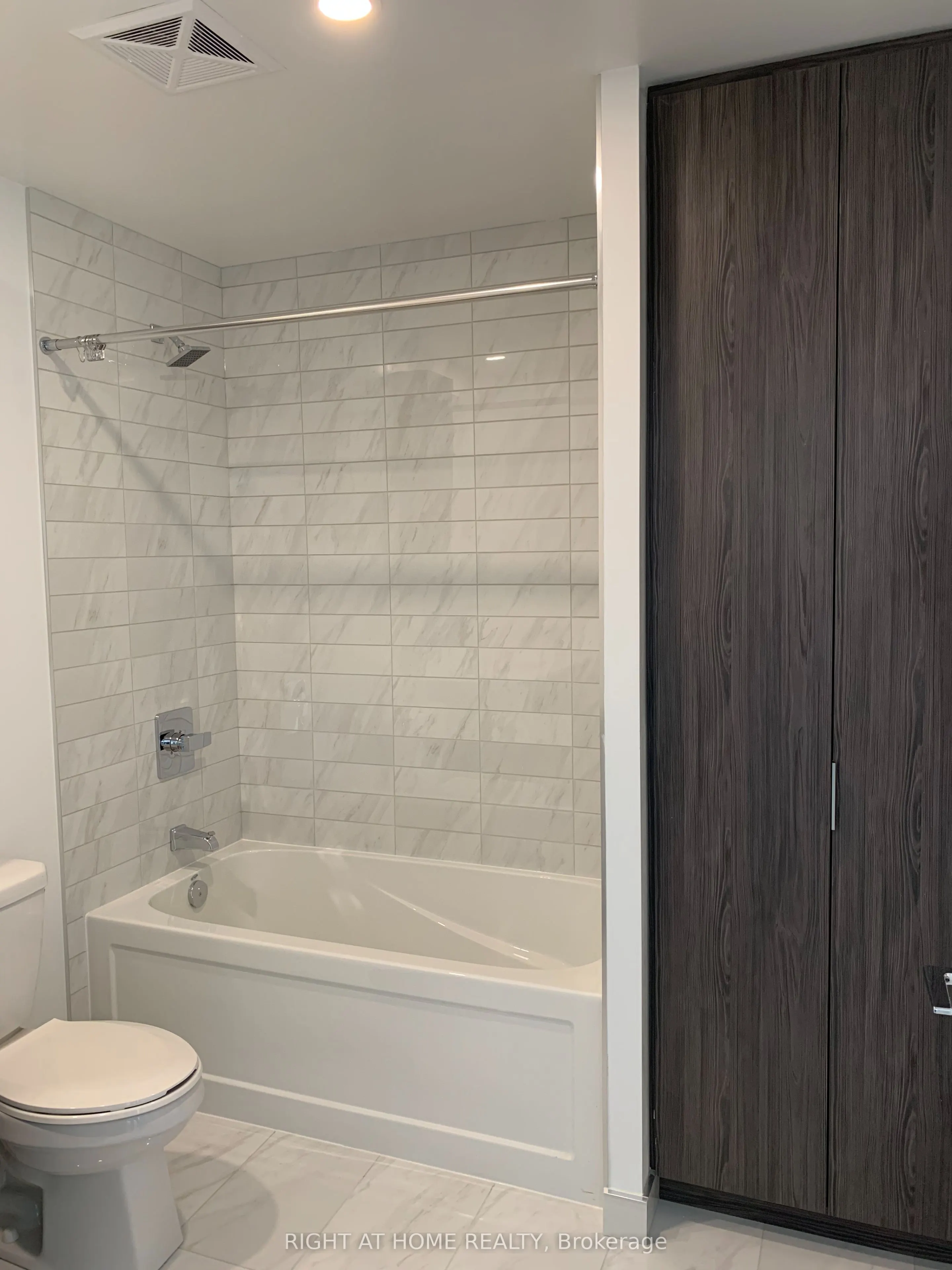 70 ANNIE CRAIG Drive, #2601
