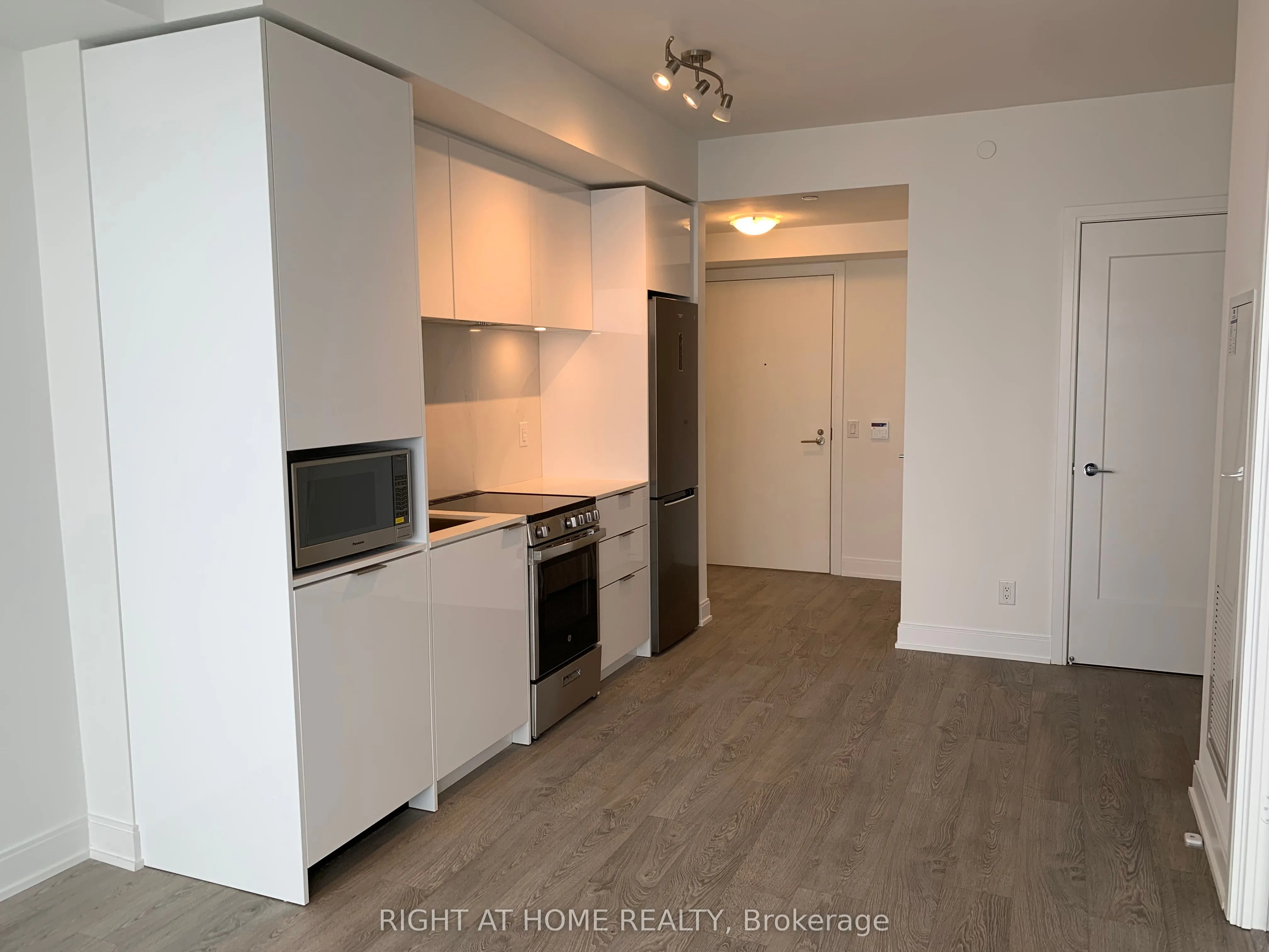 70 ANNIE CRAIG Drive, #2601