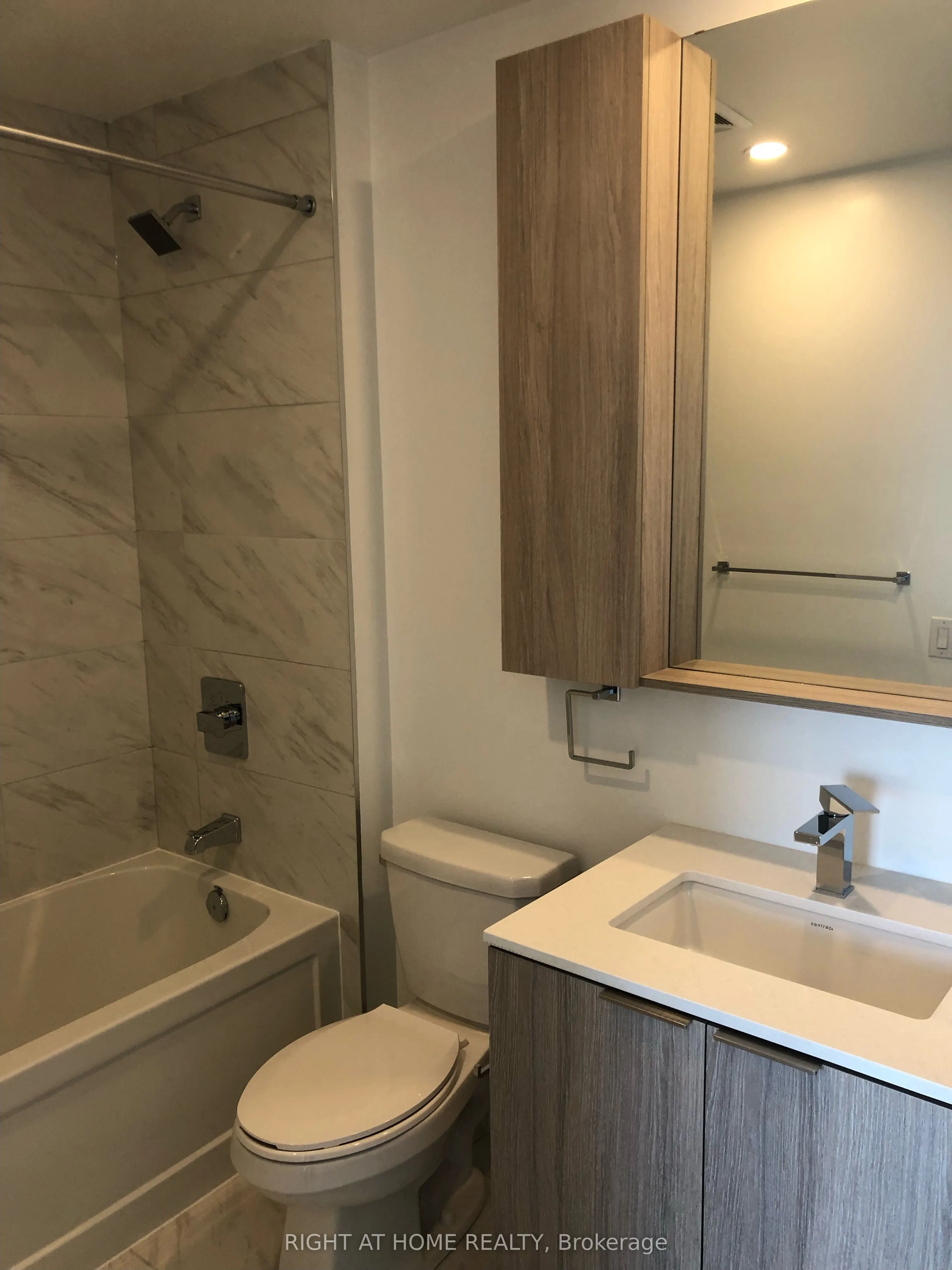 70 ANNIE CRAIG Drive, #3709