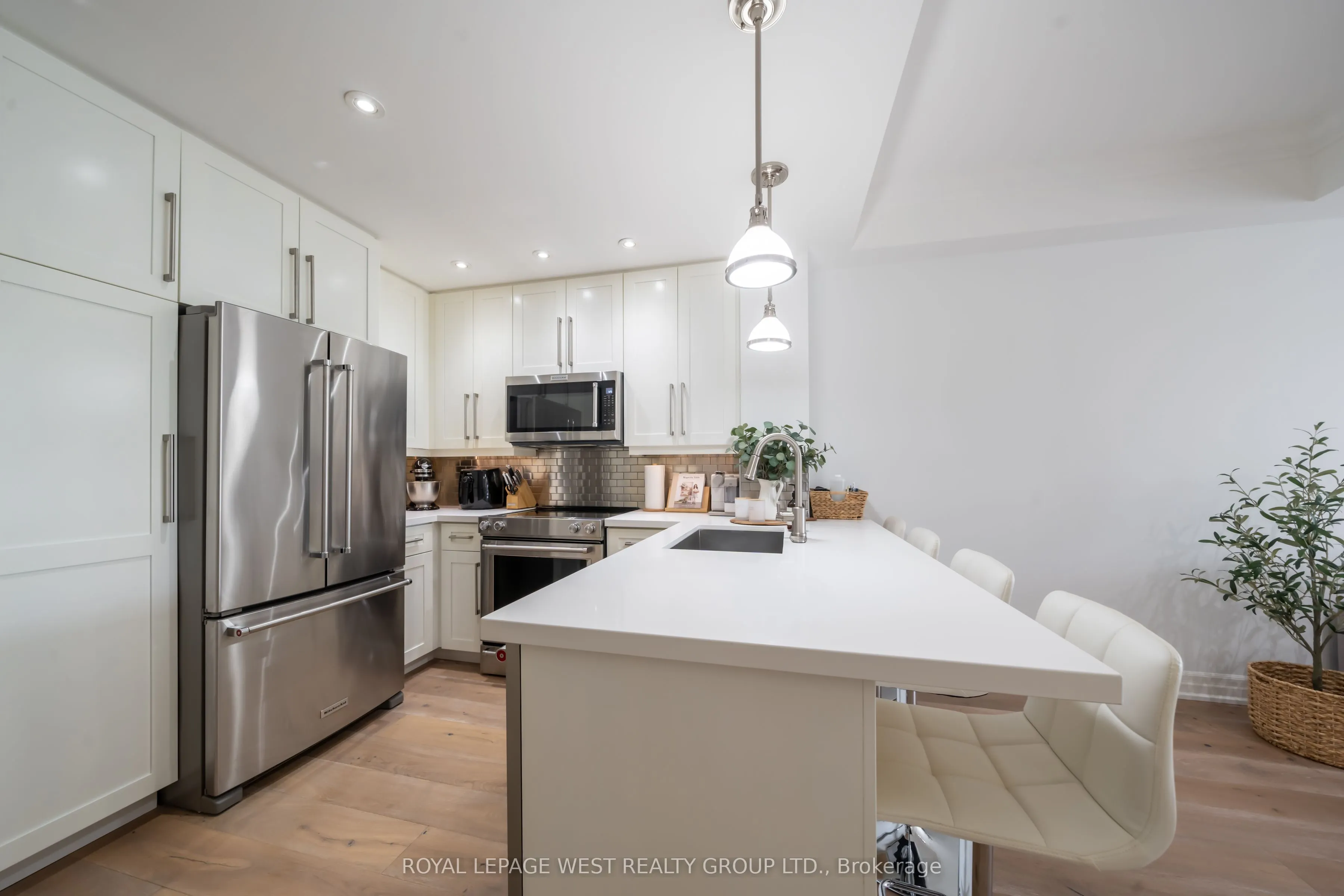 2855 Bloor Street W, #616