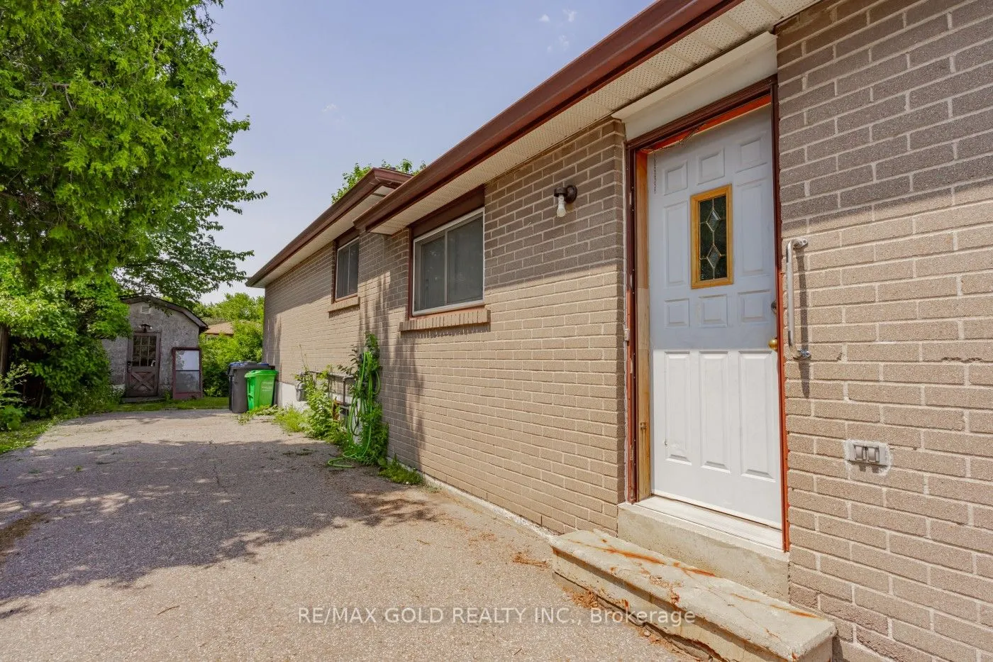10 Edenridge Drive