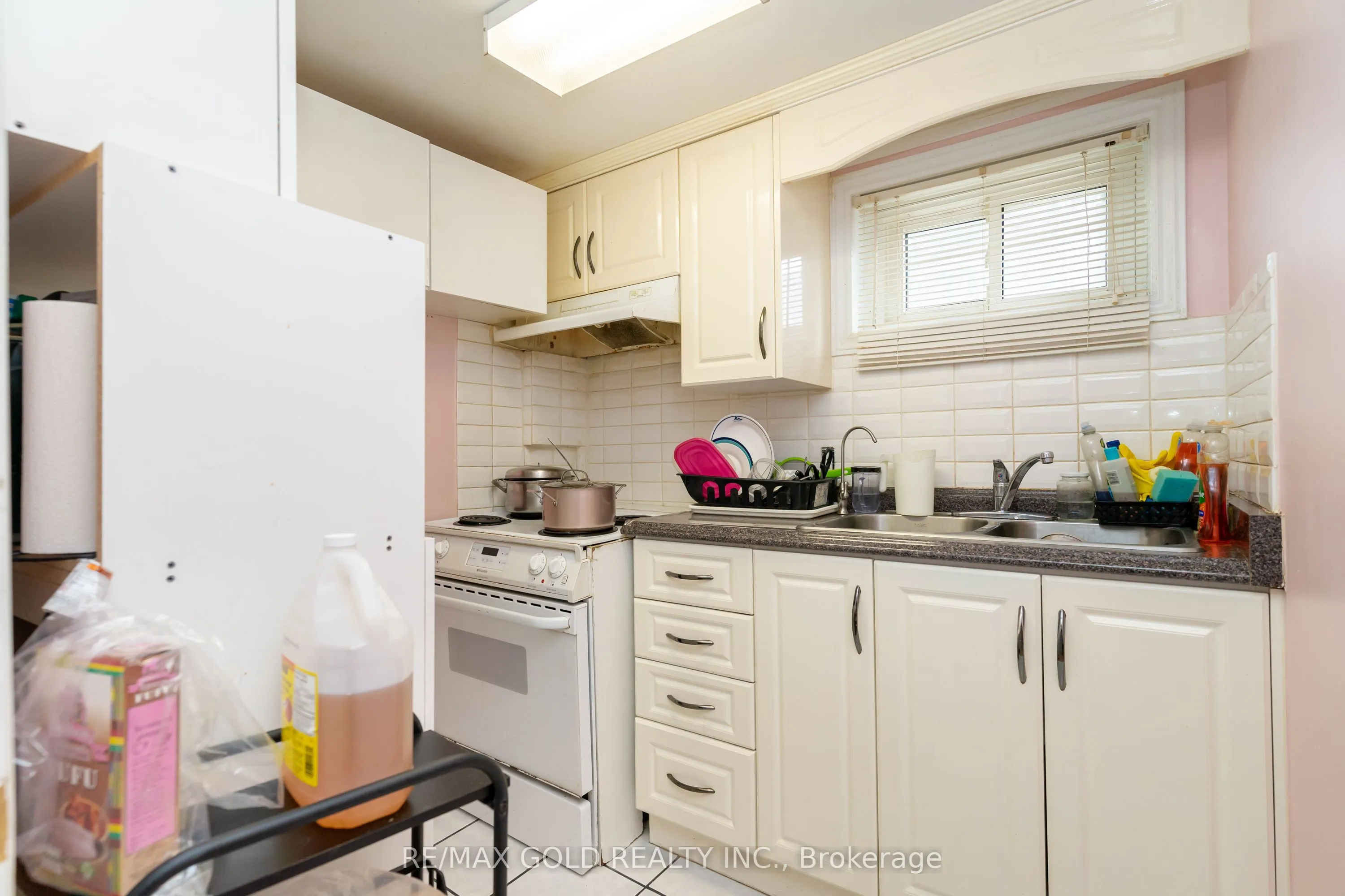 10 Edenridge Drive