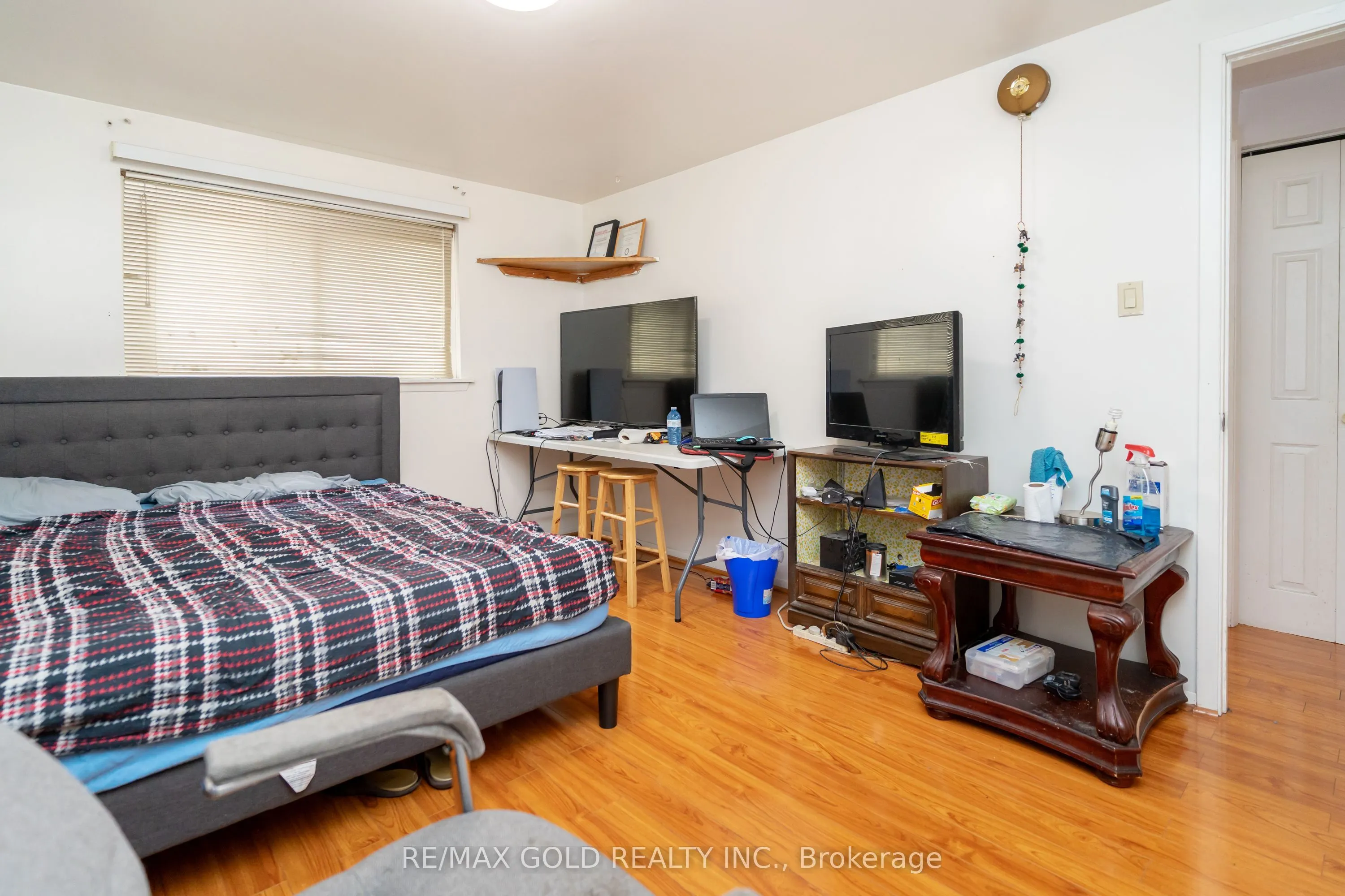 10 Edenridge Drive
