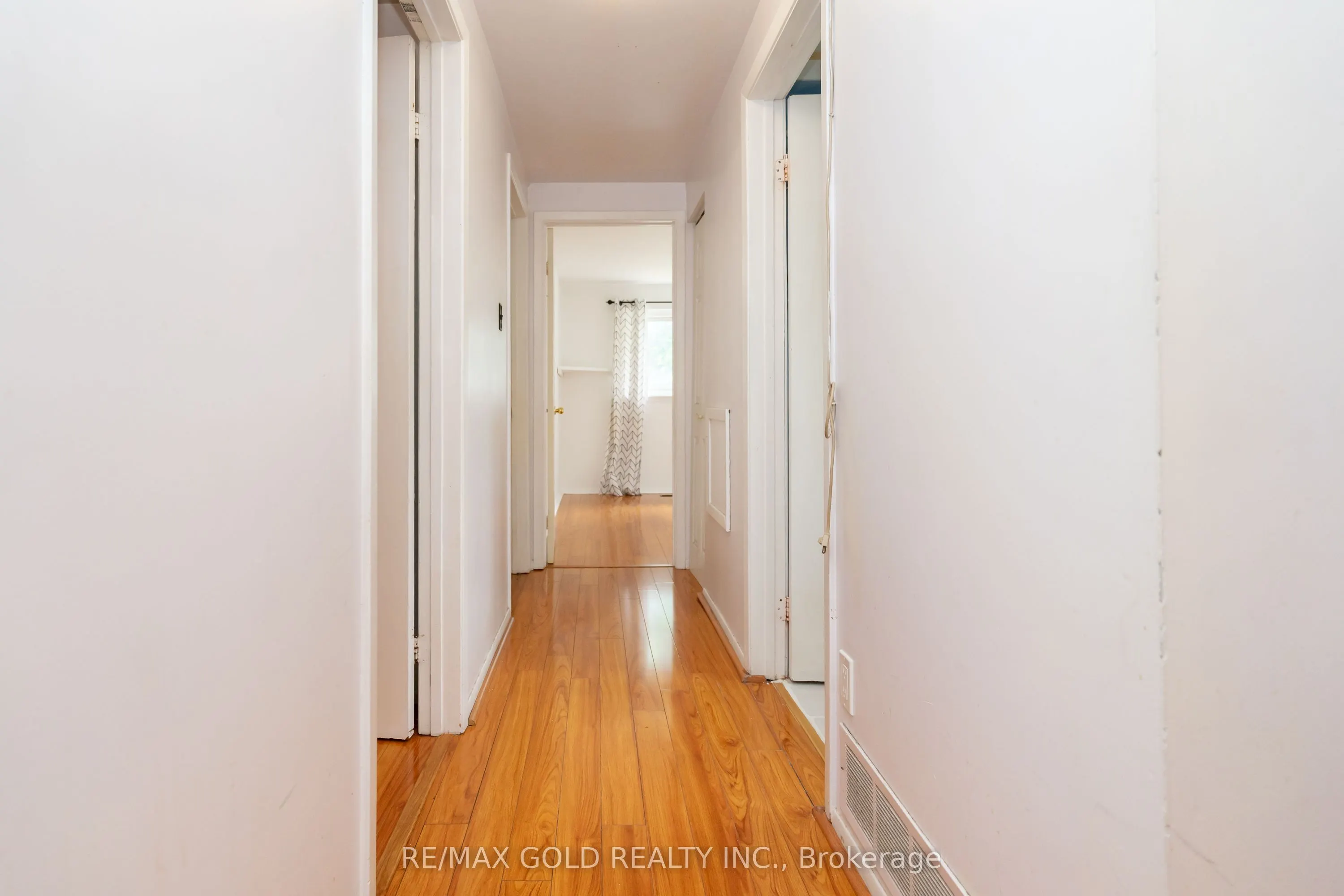 10 Edenridge Drive